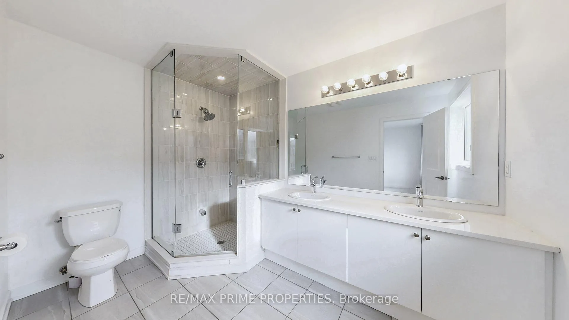 Photo 30 of 113 Blue Forest Crescent, Barrie, Innis-Shore — HOMEH