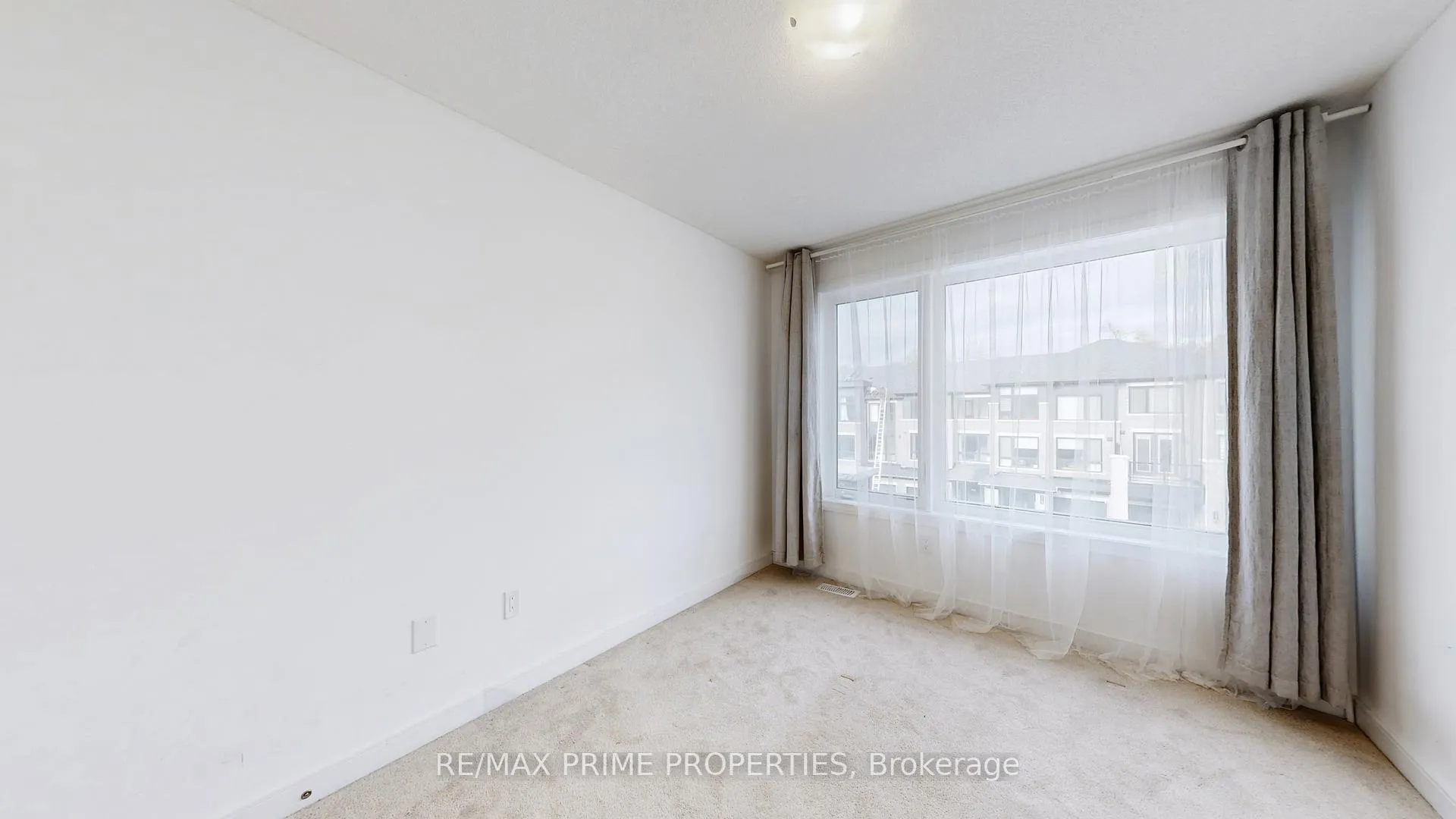 Photo 32 of 113 Blue Forest Crescent, Barrie, Innis-Shore — HOMEH