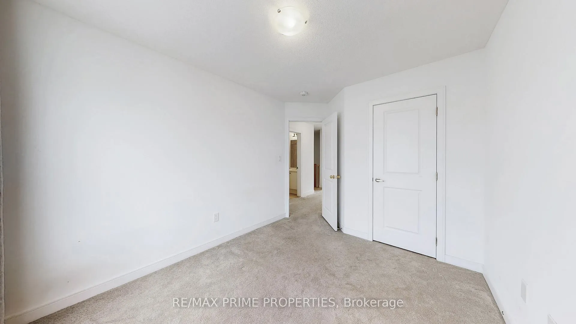 Photo 34 of 113 Blue Forest Crescent, Barrie, Innis-Shore — HOMEH