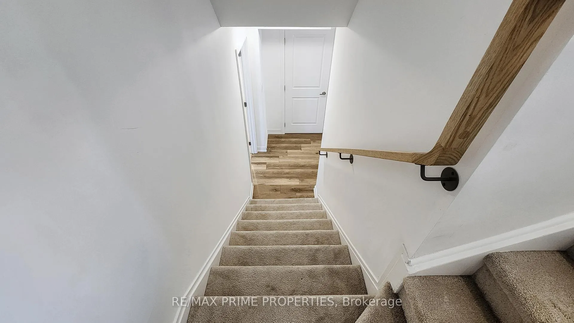 Photo 36 of 113 Blue Forest Crescent, Barrie, Innis-Shore — HOMEH