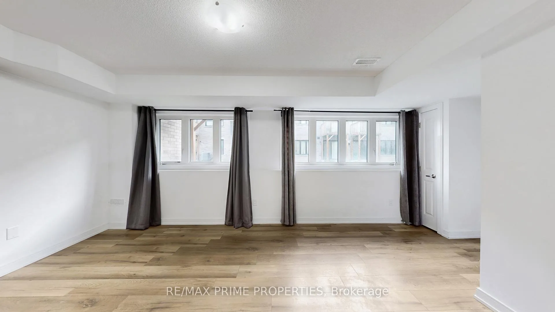 Photo 39 of 113 Blue Forest Crescent, Barrie, Innis-Shore — HOMEH