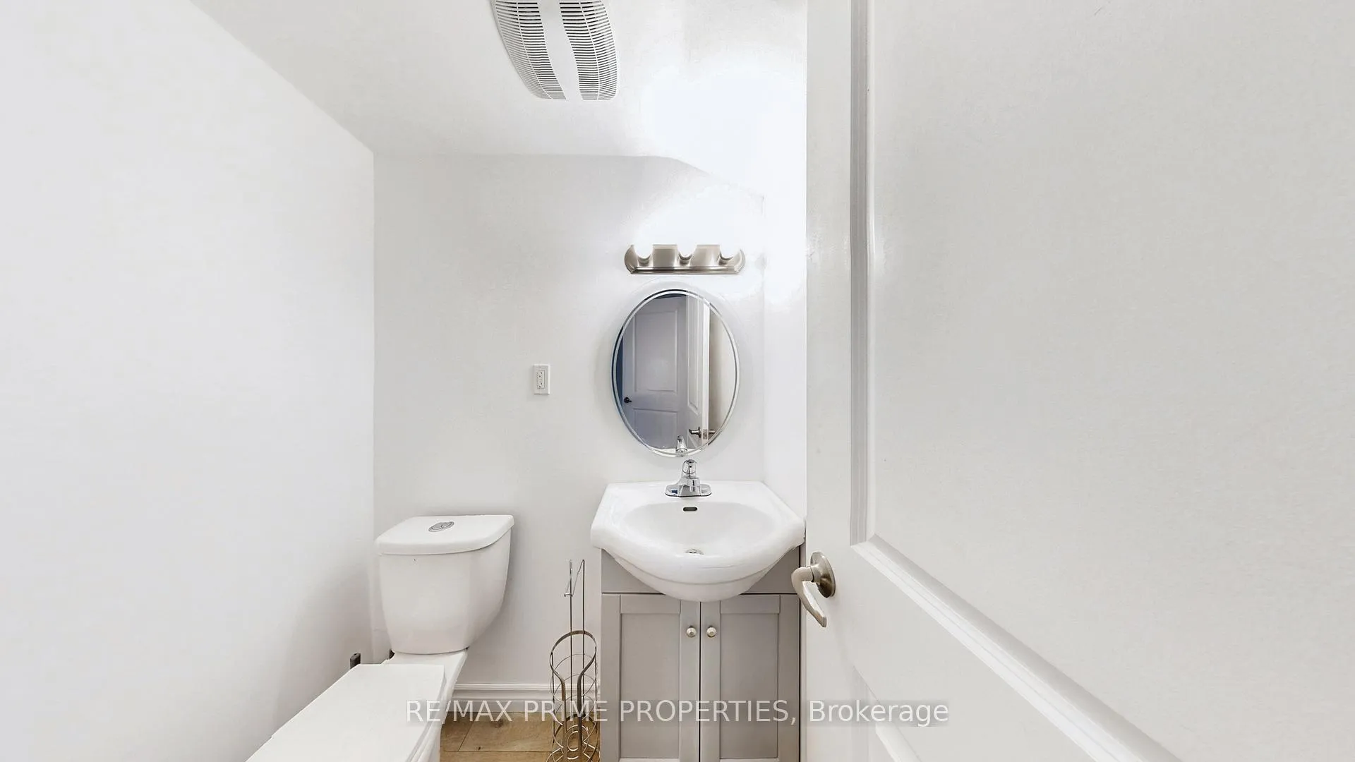 Photo 43 of 113 Blue Forest Crescent, Barrie, Innis-Shore — HOMEH