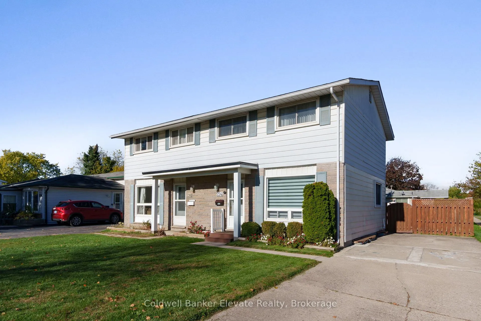 Photo 2 of 224 Traynor Avenue, Kitchener — HOMEH