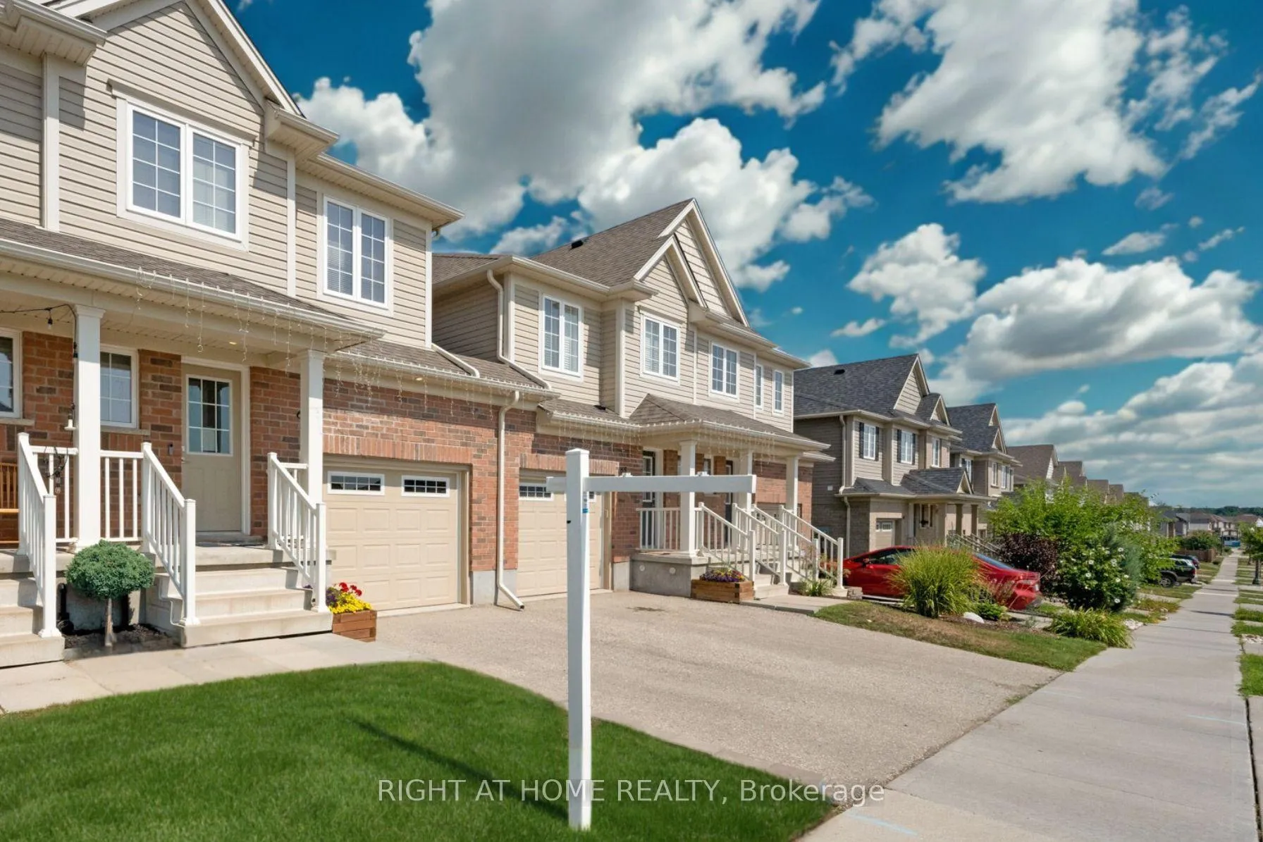 Photo 1 of 63 Grand Flats Trail, Kitchener — HOMEH