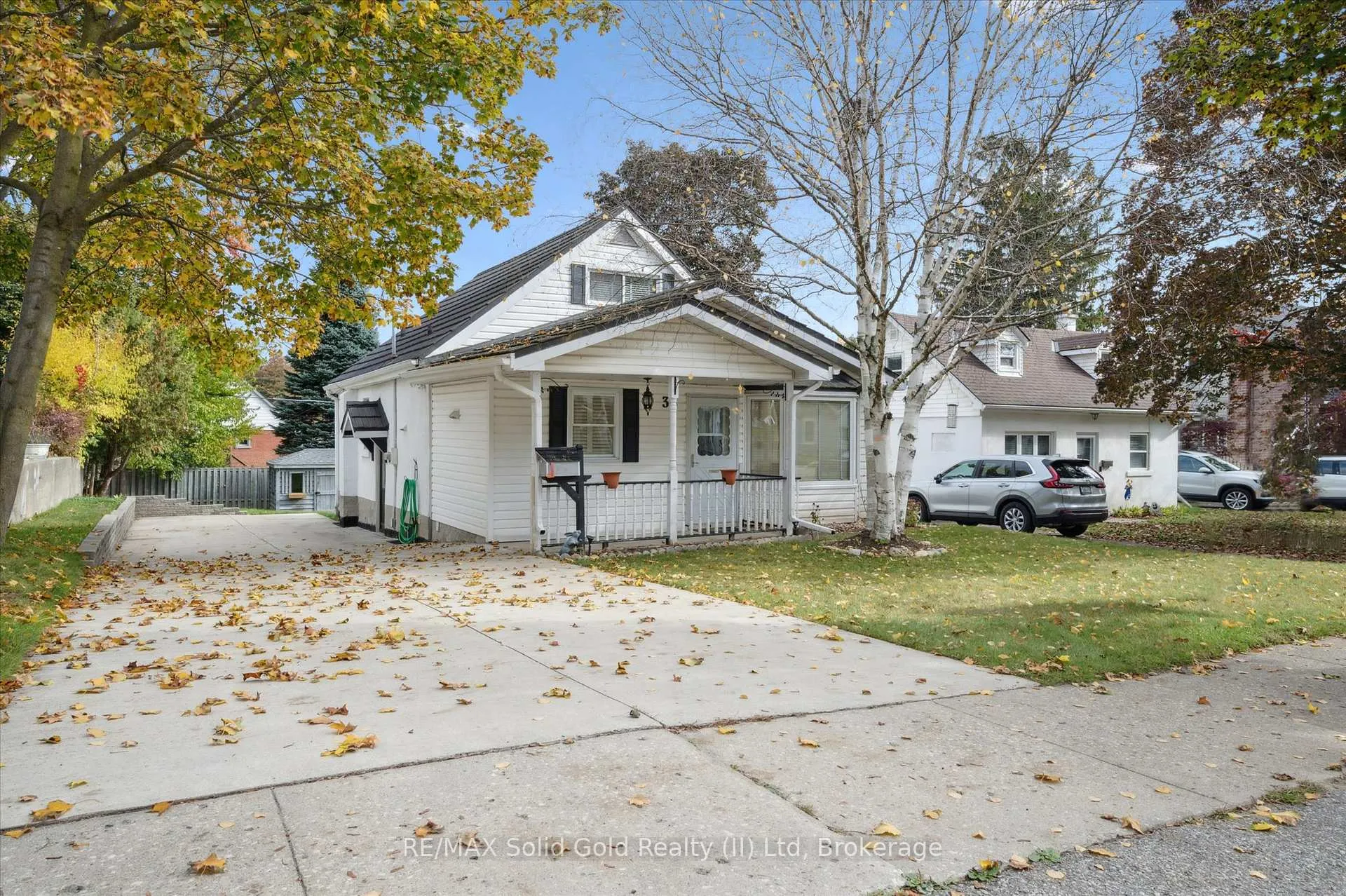 Photo 3 of 34 Belmont Avenue E, Kitchener — HOMEH
