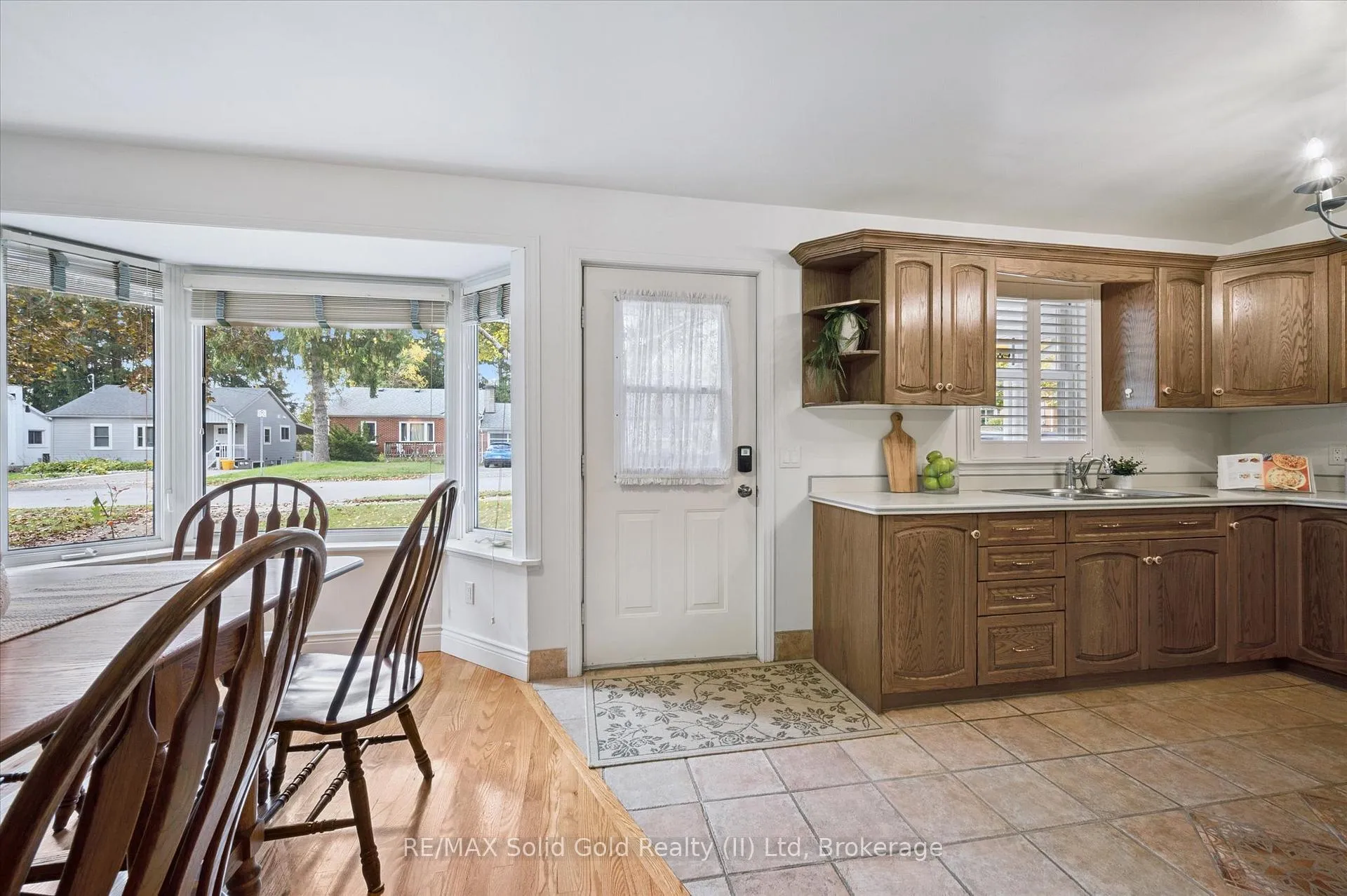 Photo 5 of 34 Belmont Avenue E, Kitchener — HOMEH