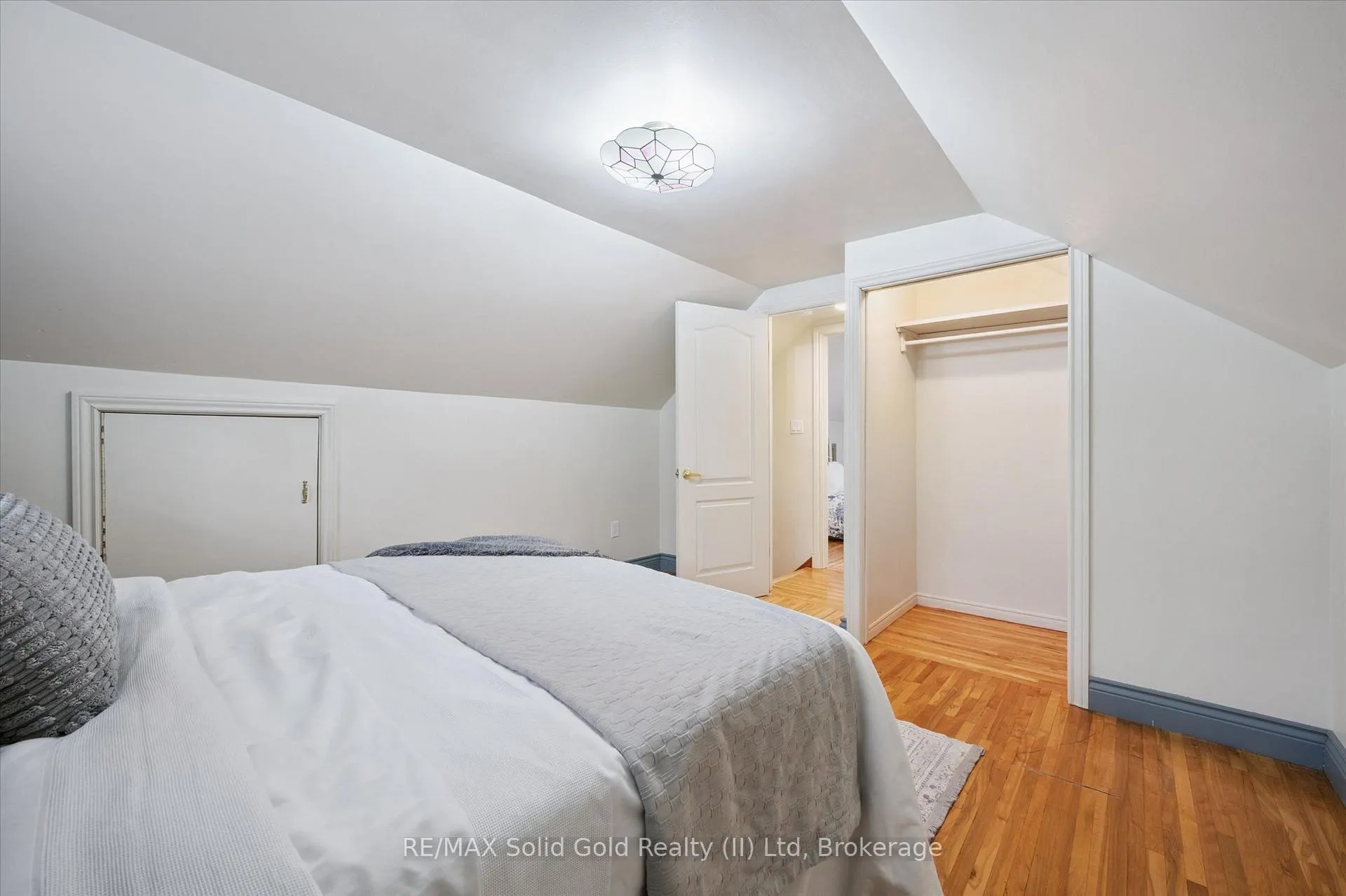 Photo 20 of 34 Belmont Avenue E, Kitchener — HOMEH