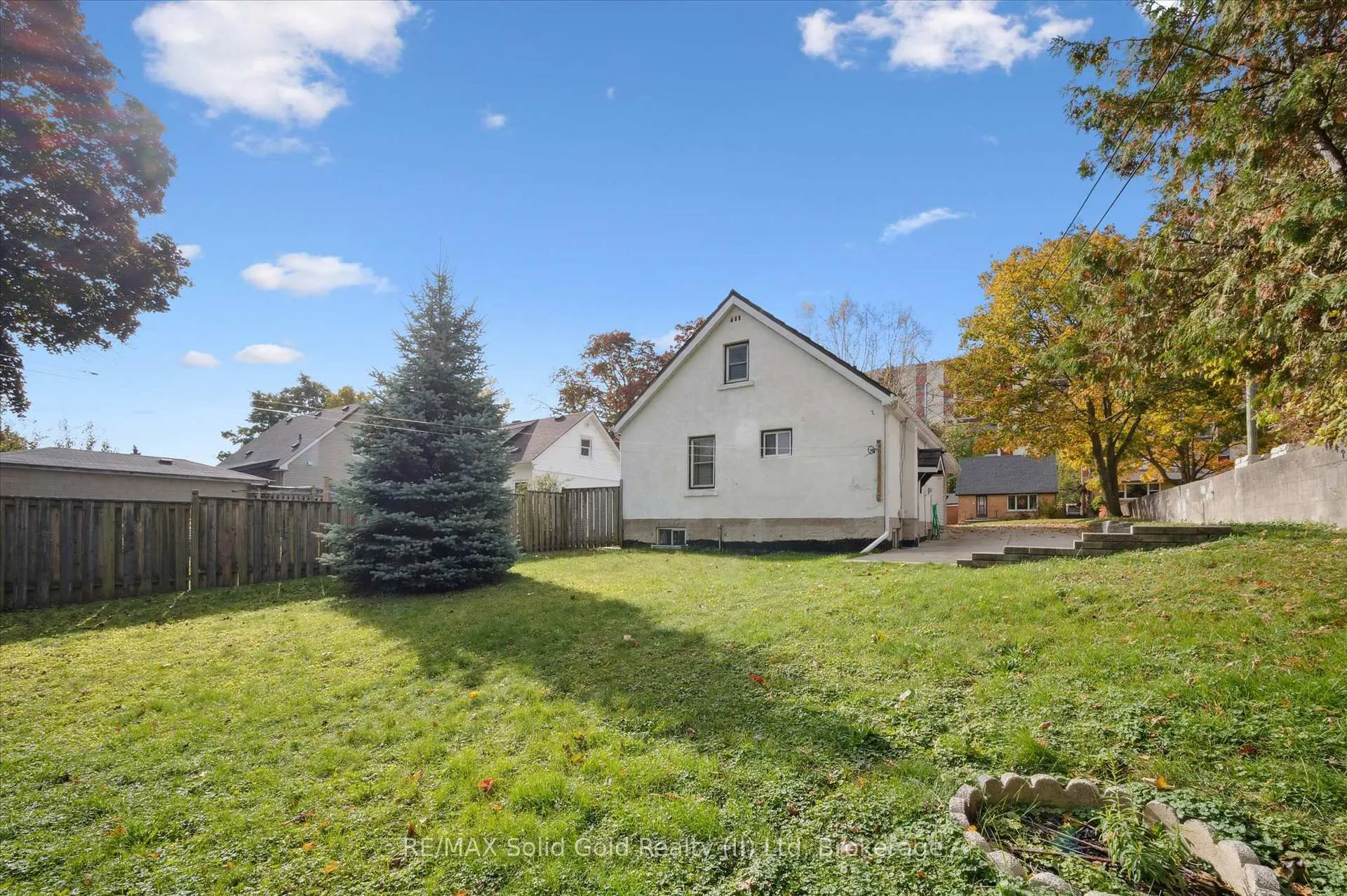 Photo 29 of 34 Belmont Avenue E, Kitchener — HOMEH