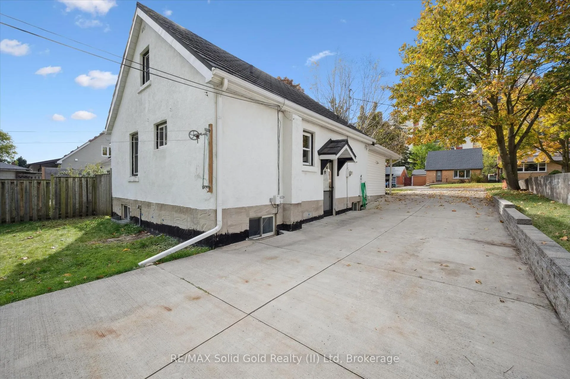 Photo 30 of 34 Belmont Avenue E, Kitchener — HOMEH