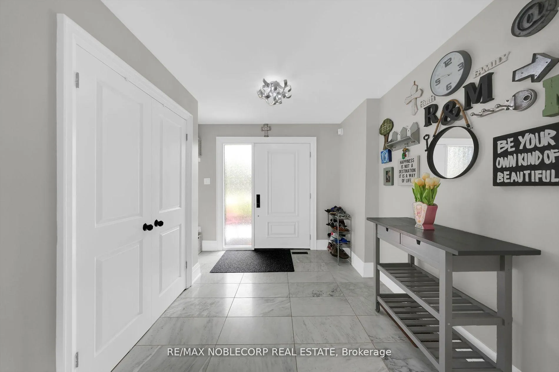 Photo 4 of 255 Bell Air Drive, Caledon, Bolton East — HOMEH