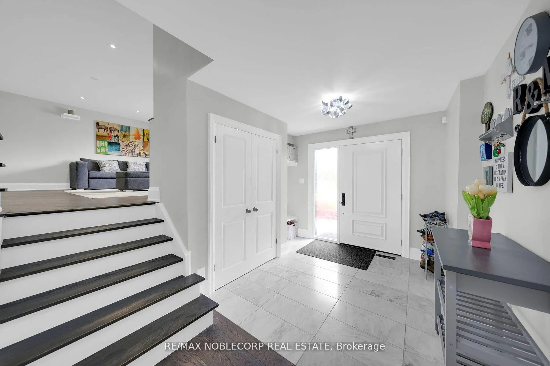 Photo 5 of 255 Bell Air Drive, Caledon, Bolton East — HOMEH