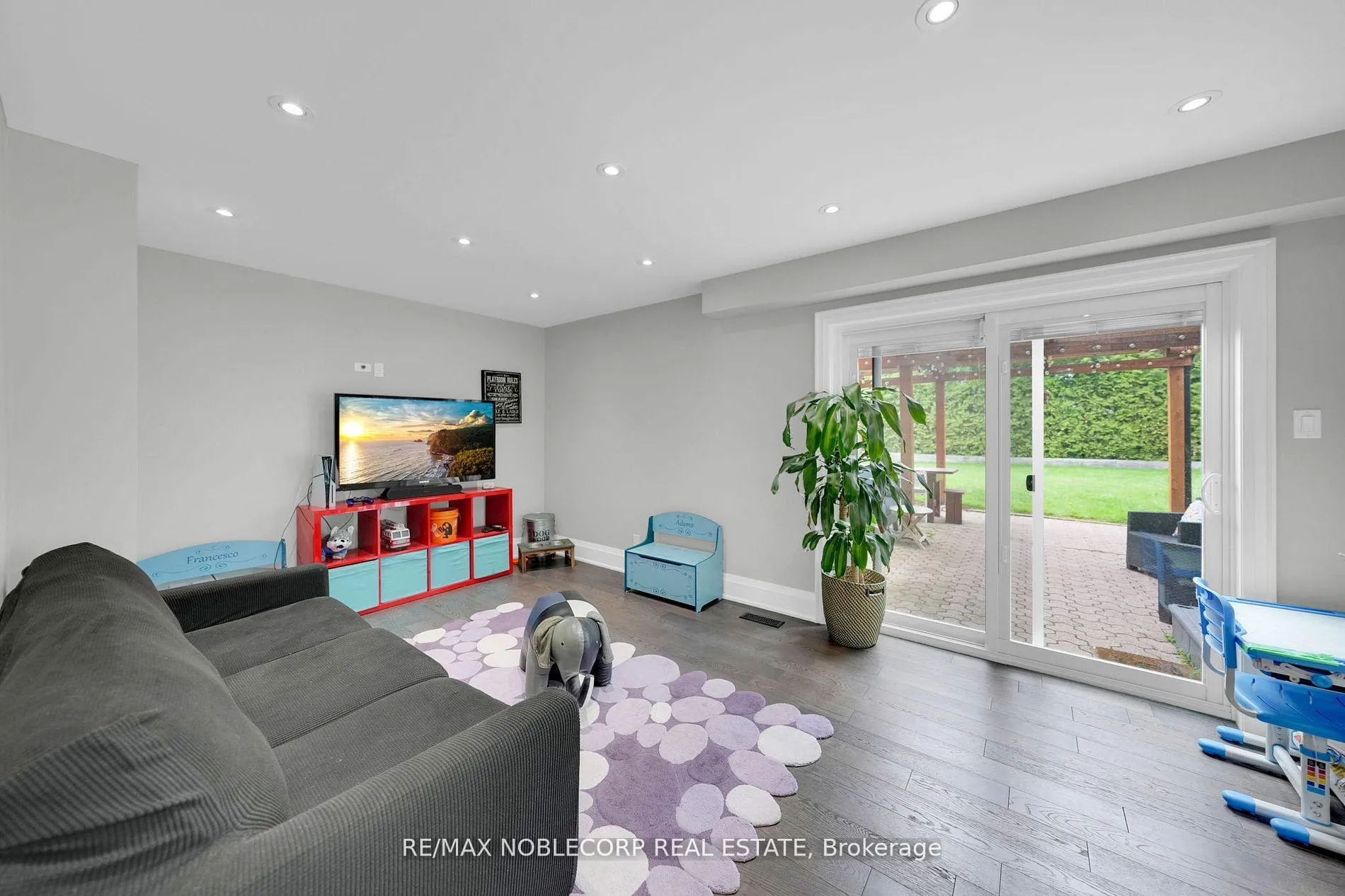 Photo 8 of 255 Bell Air Drive, Caledon, Bolton East — HOMEH