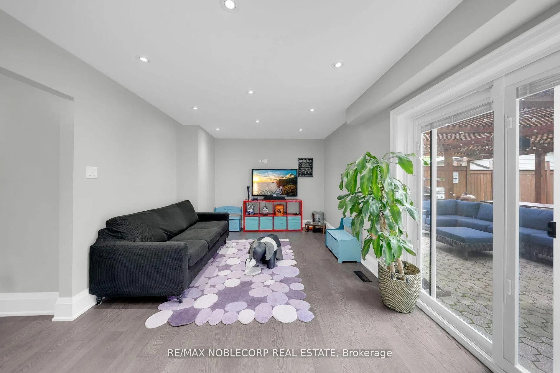 Photo 9 of 255 Bell Air Drive, Caledon, Bolton East — HOMEH