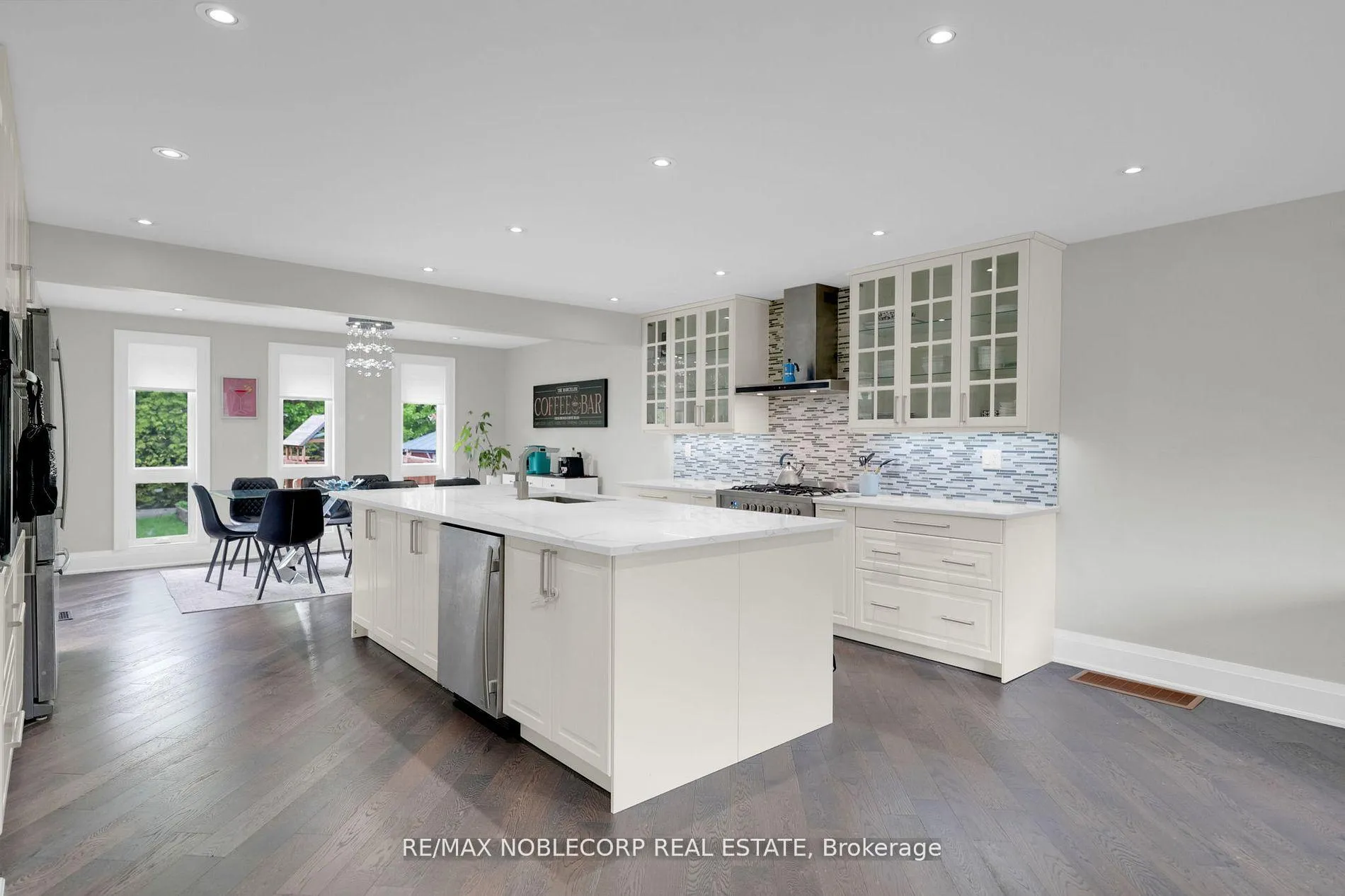 Photo 17 of 255 Bell Air Drive, Caledon, Bolton East — HOMEH