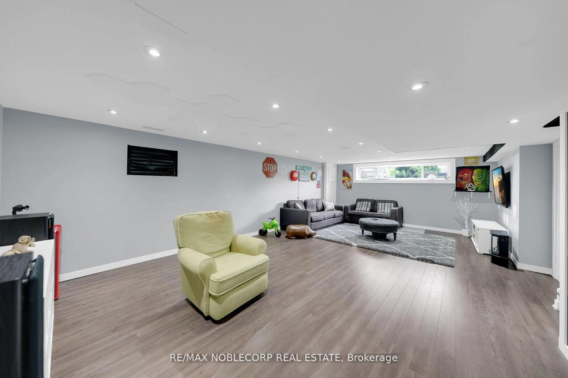 Photo 42 of 255 Bell Air Drive, Caledon, Bolton East — HOMEH