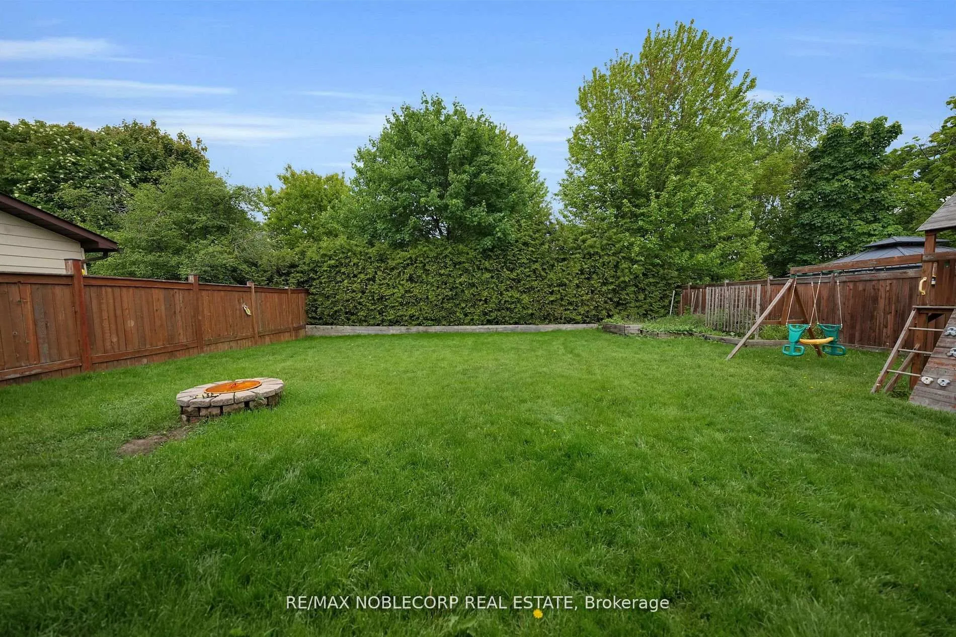 Photo 48 of 255 Bell Air Drive, Caledon, Bolton East — HOMEH