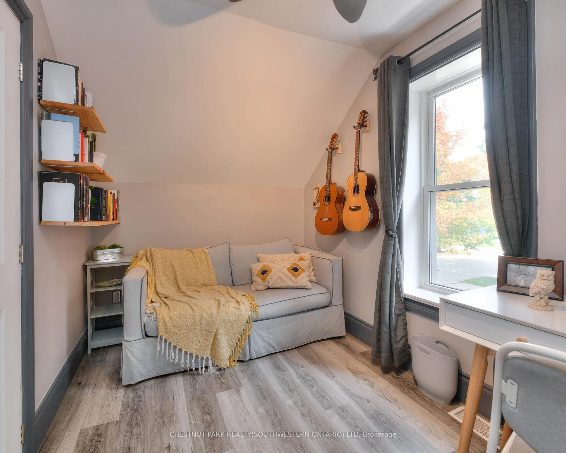 Photo 17 of 31 Andrew Street, Kitchener — HOMEH