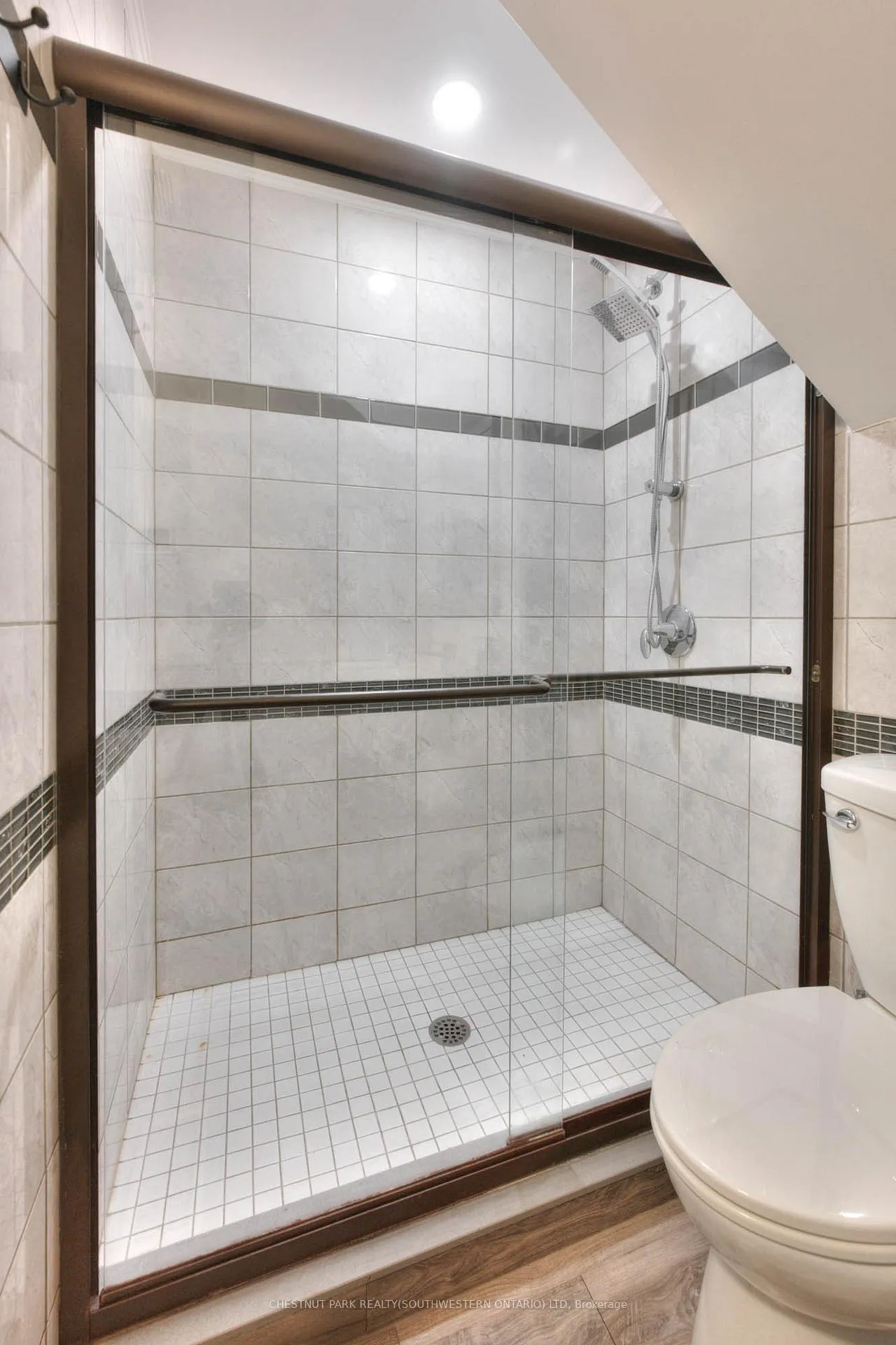 Photo 23 of 31 Andrew Street, Kitchener — HOMEH