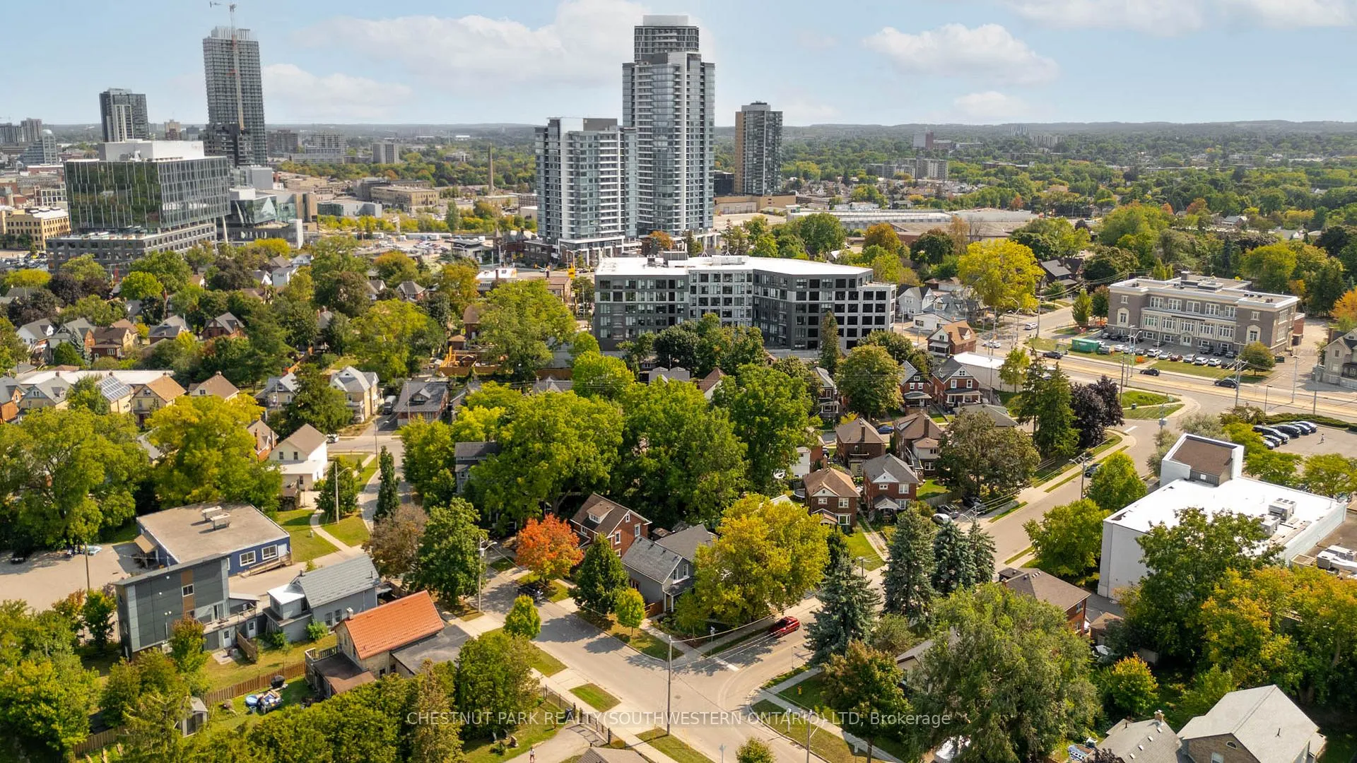 Photo 32 of 31 Andrew Street, Kitchener — HOMEH