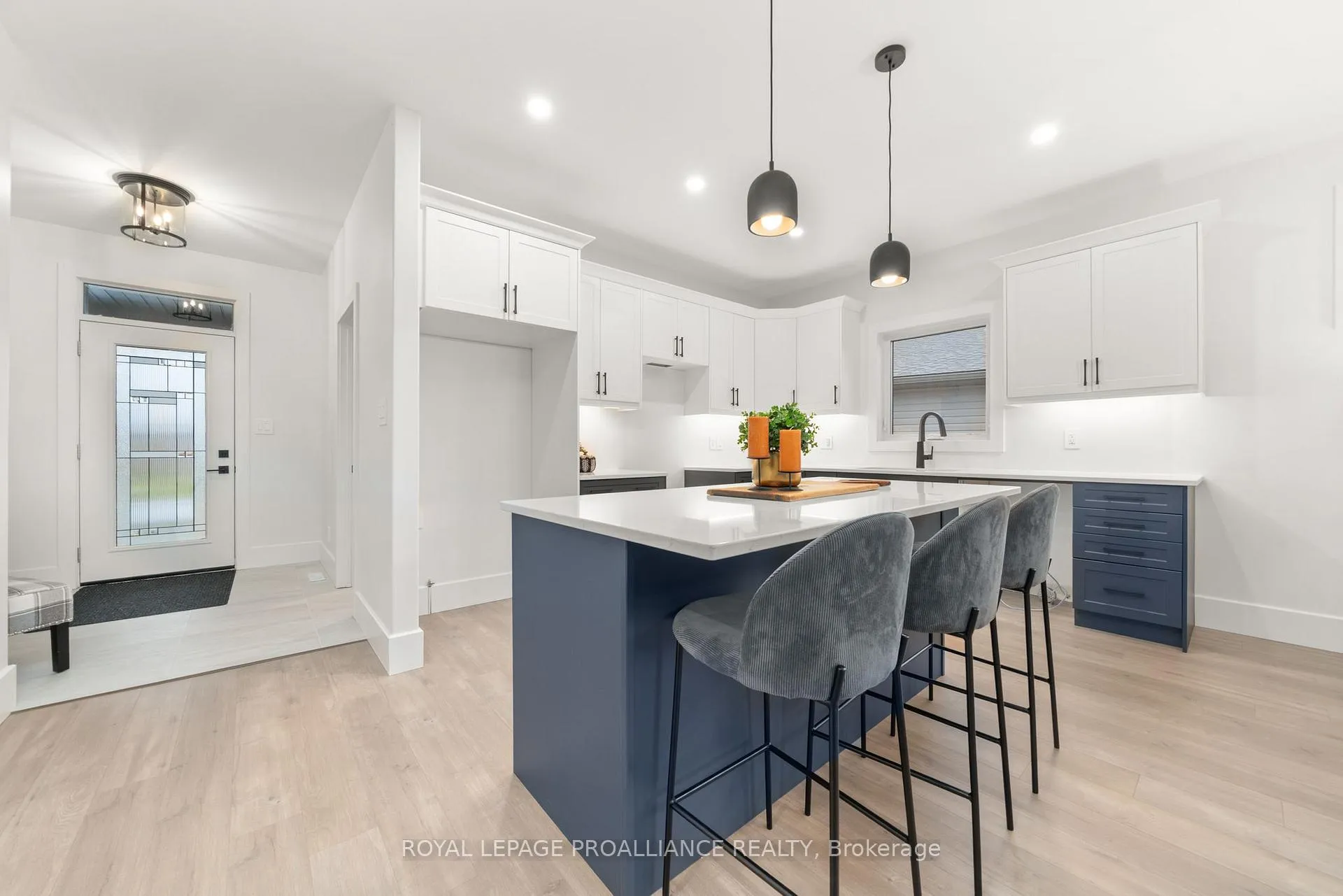 Photo 12 of 34 Meagan Lane, Quinte West, Frankford Ward — HOMEH