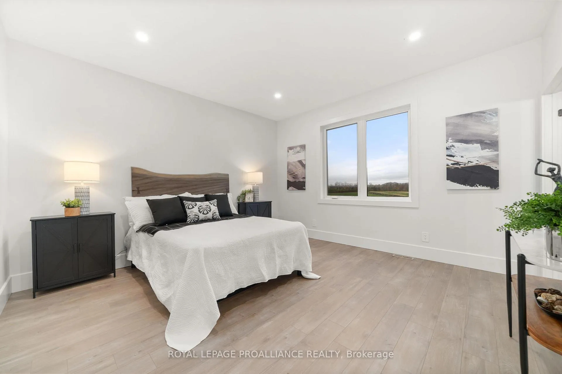 Photo 19 of 34 Meagan Lane, Quinte West, Frankford Ward — HOMEH