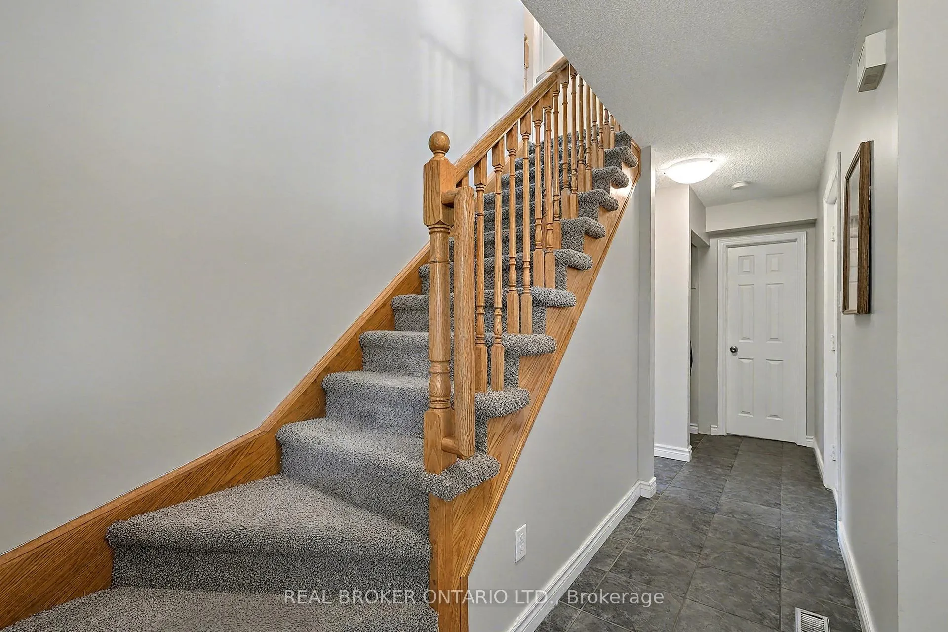 Photo 17 of 147 General Drive, Kitchener — HOMEH