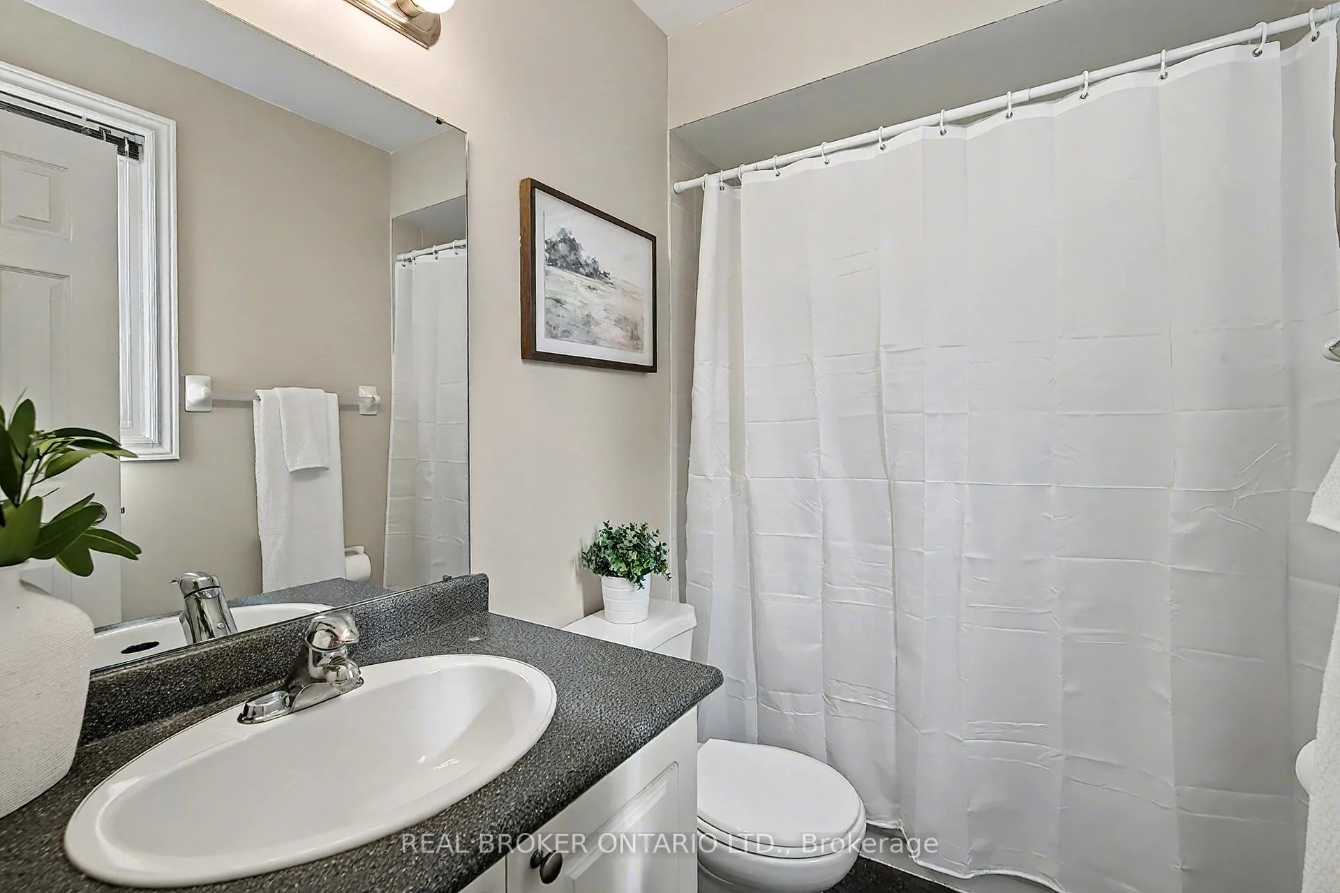 Photo 23 of 147 General Drive, Kitchener — HOMEH