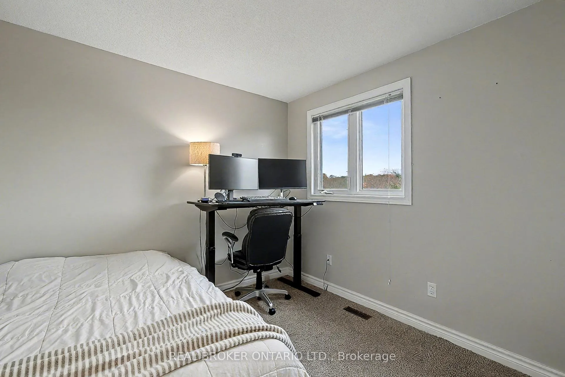 Photo 25 of 147 General Drive, Kitchener — HOMEH
