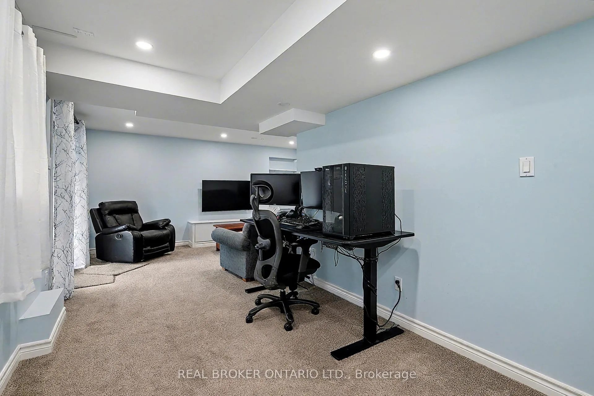 Photo 26 of 147 General Drive, Kitchener — HOMEH