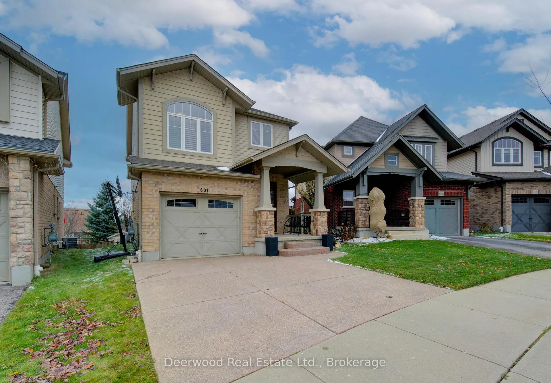 Photo 2 of 601 Isaiah Crescent, Kitchener — HOMEH