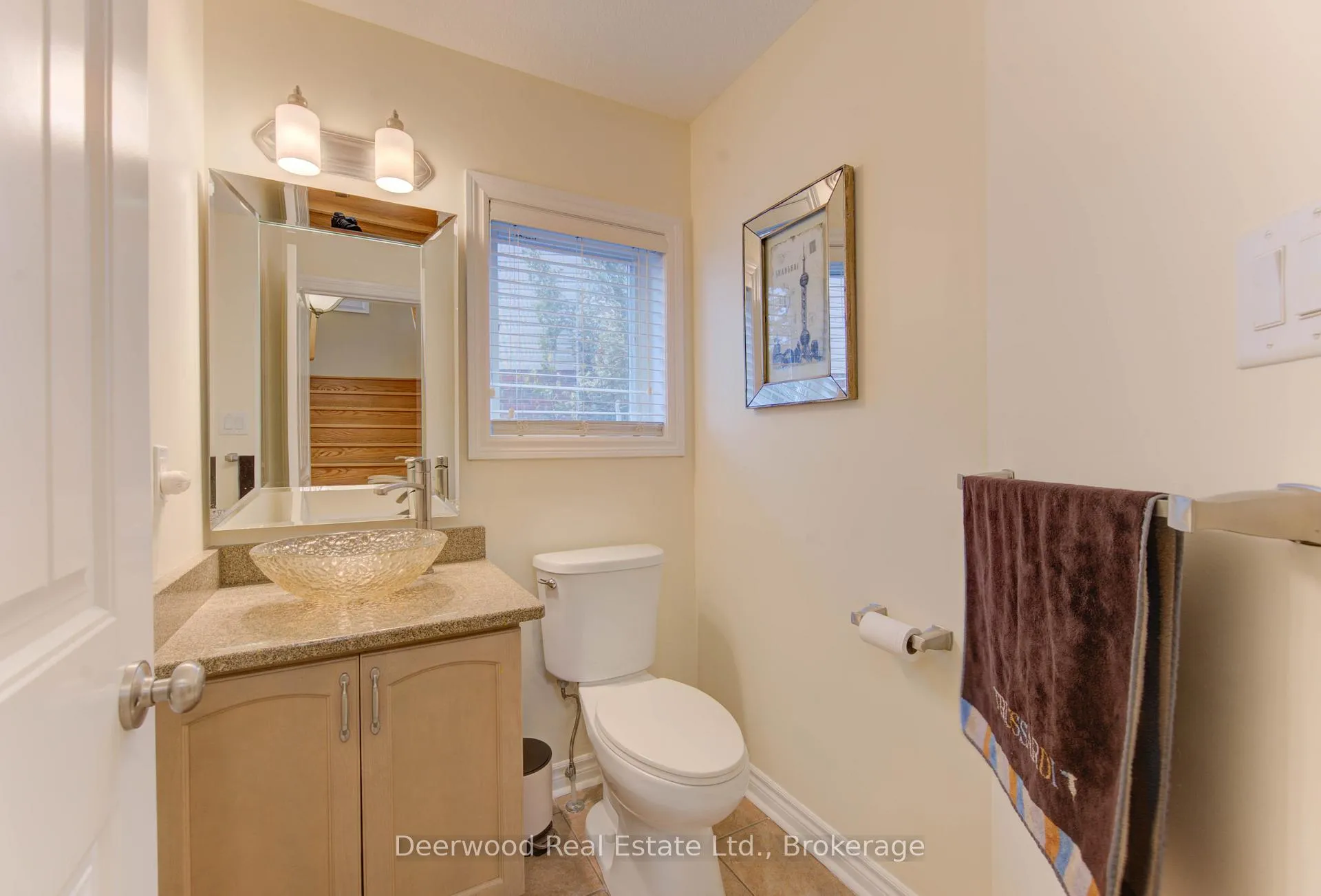 Photo 5 of 601 Isaiah Crescent, Kitchener — HOMEH