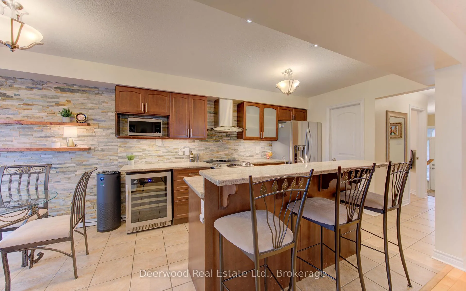 Photo 11 of 601 Isaiah Crescent, Kitchener — HOMEH