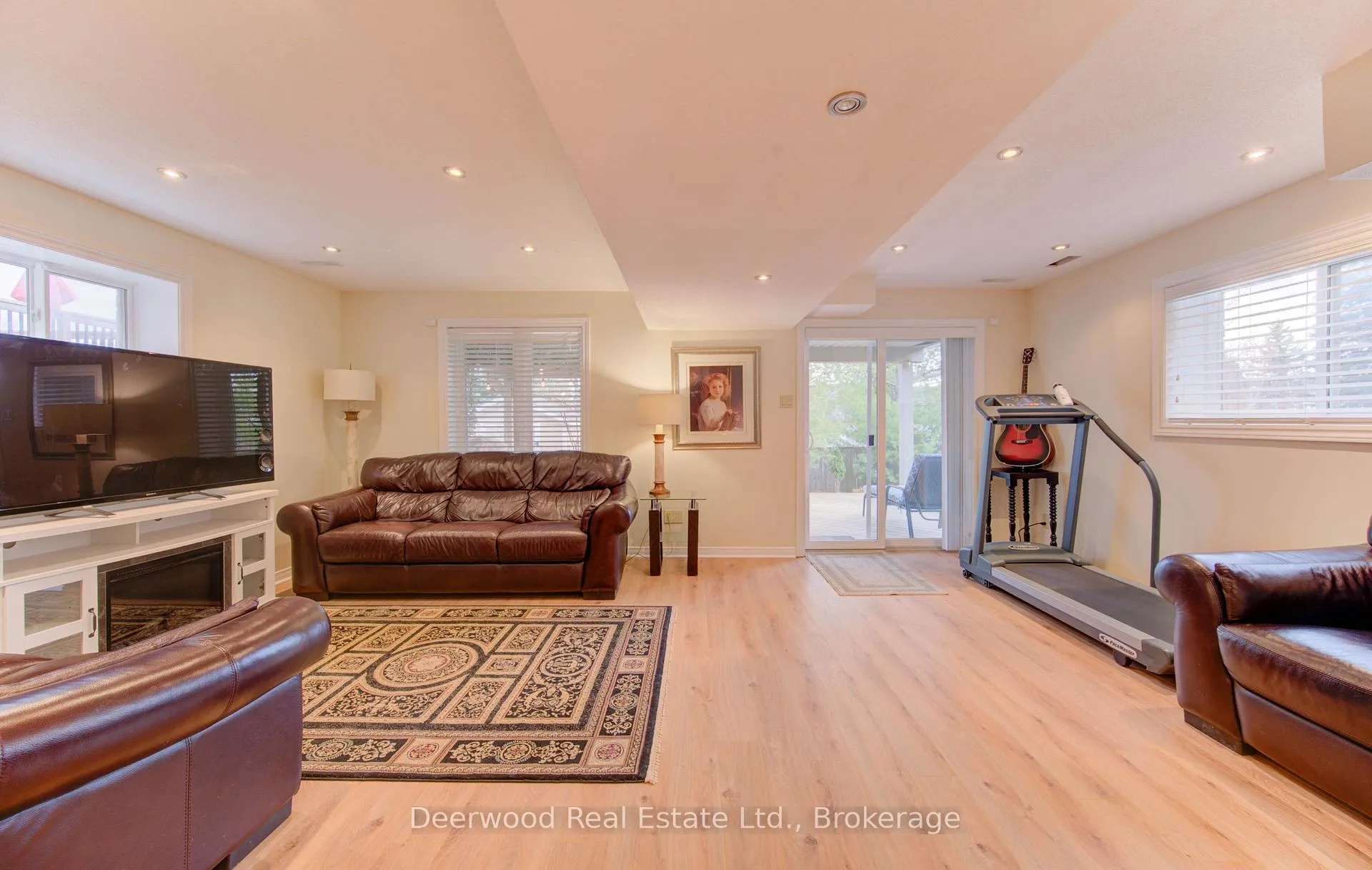 Photo 37 of 601 Isaiah Crescent, Kitchener — HOMEH