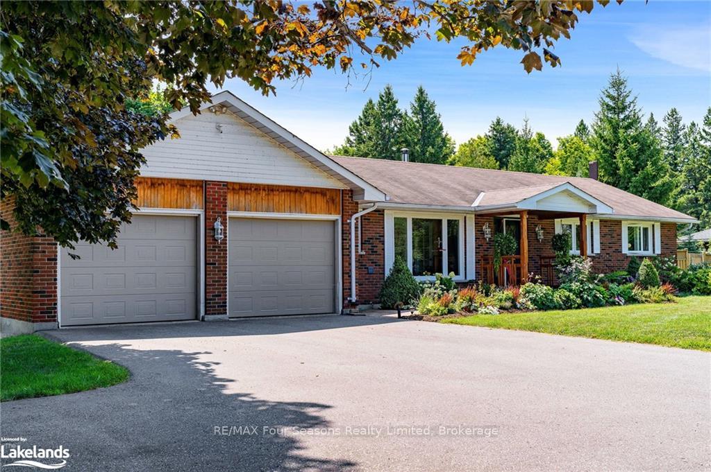 Photo 3 of 988 Sixth Street, Clearview, Rural Clearview — HOMEH