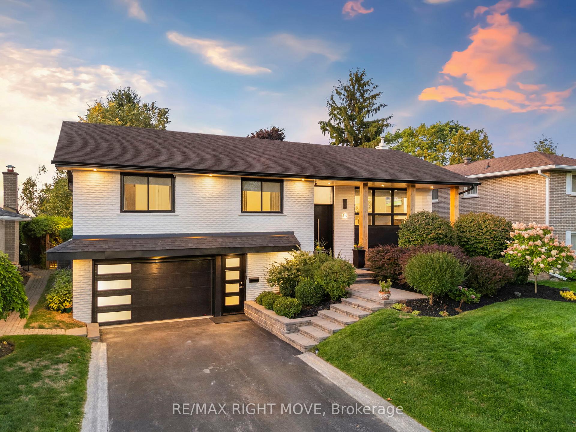Photo 2 of 16 Greenfield Avenue, Barrie, Allandale Heights — HOMEH