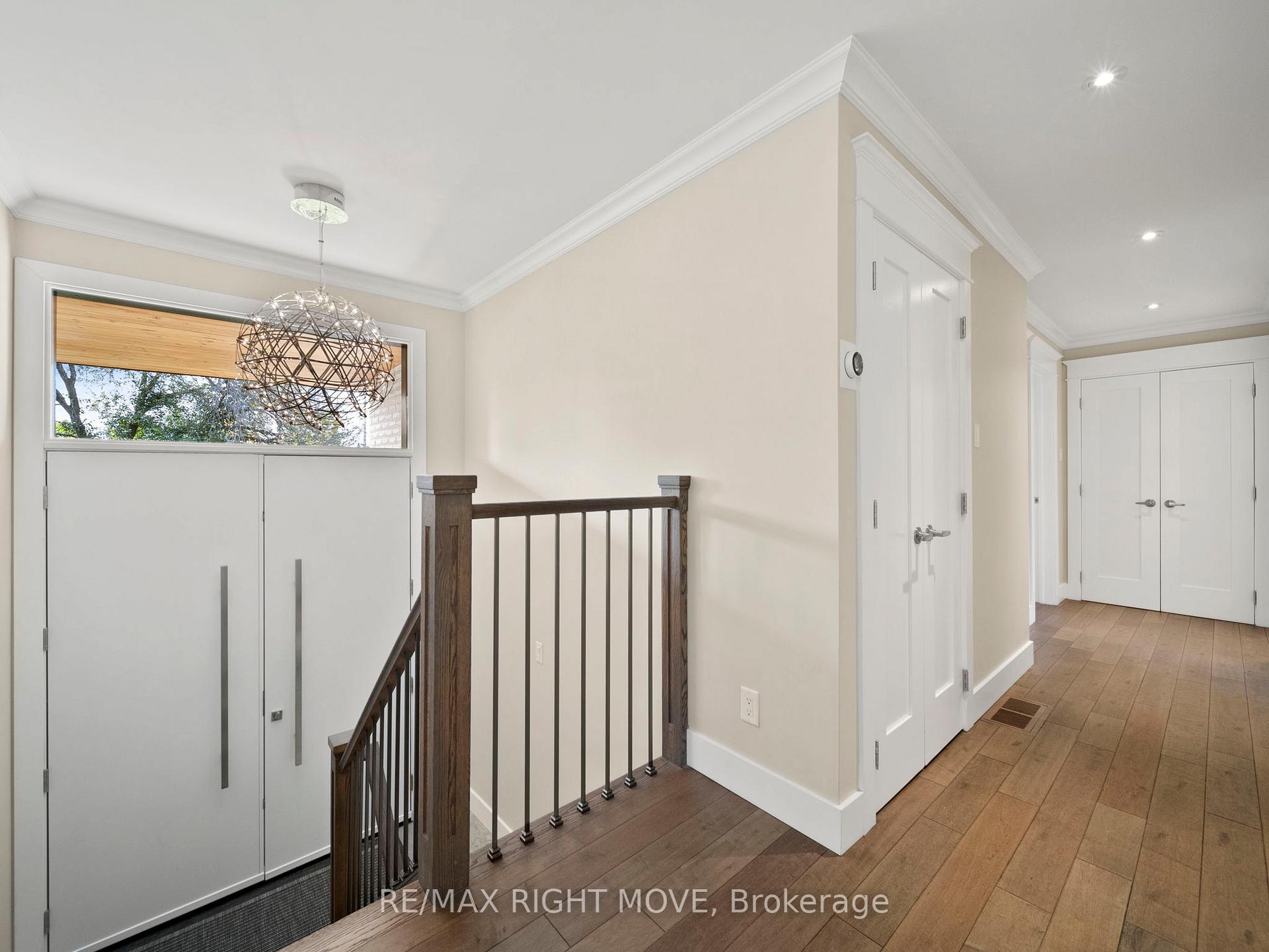 Photo 5 of 16 Greenfield Avenue, Barrie, Allandale Heights — HOMEH