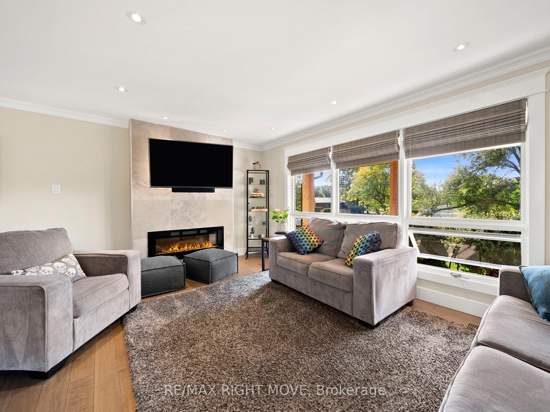 Photo 13 of 16 Greenfield Avenue, Barrie, Allandale Heights — HOMEH