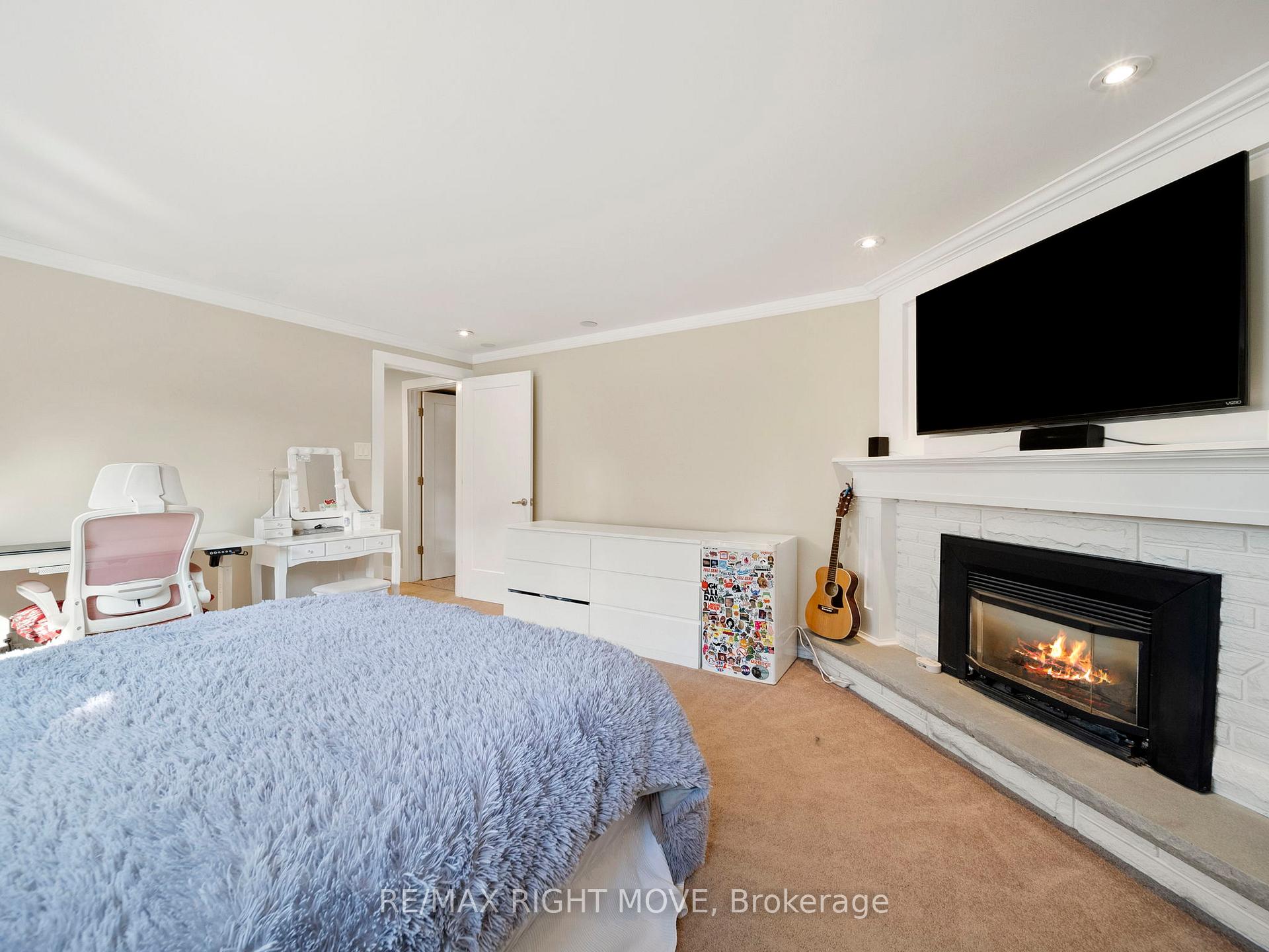 Photo 25 of 16 Greenfield Avenue, Barrie, Allandale Heights — HOMEH