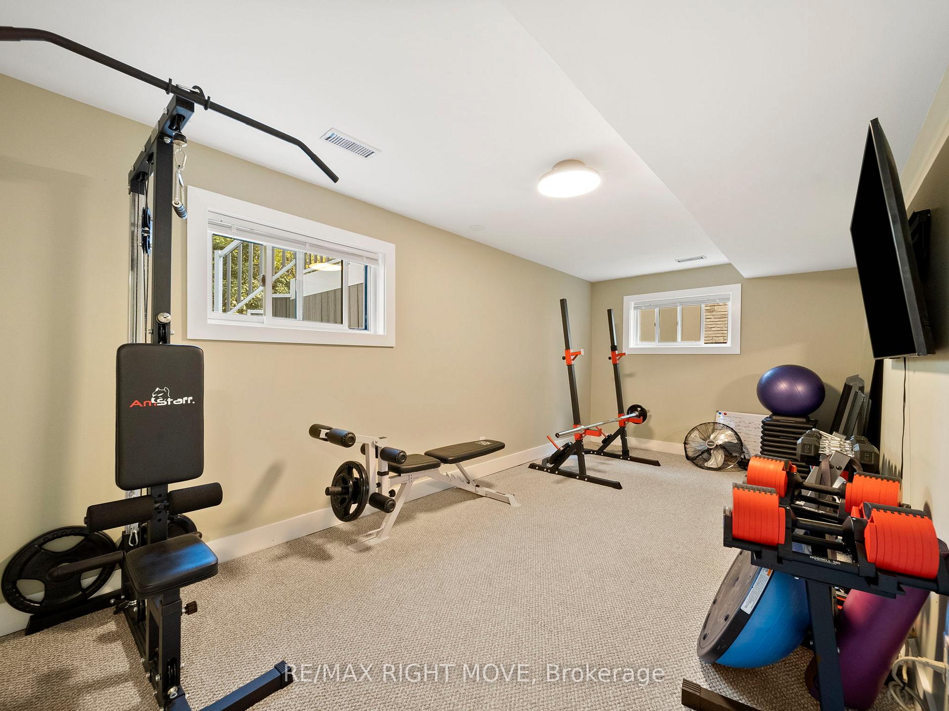 Photo 26 of 16 Greenfield Avenue, Barrie, Allandale Heights — HOMEH