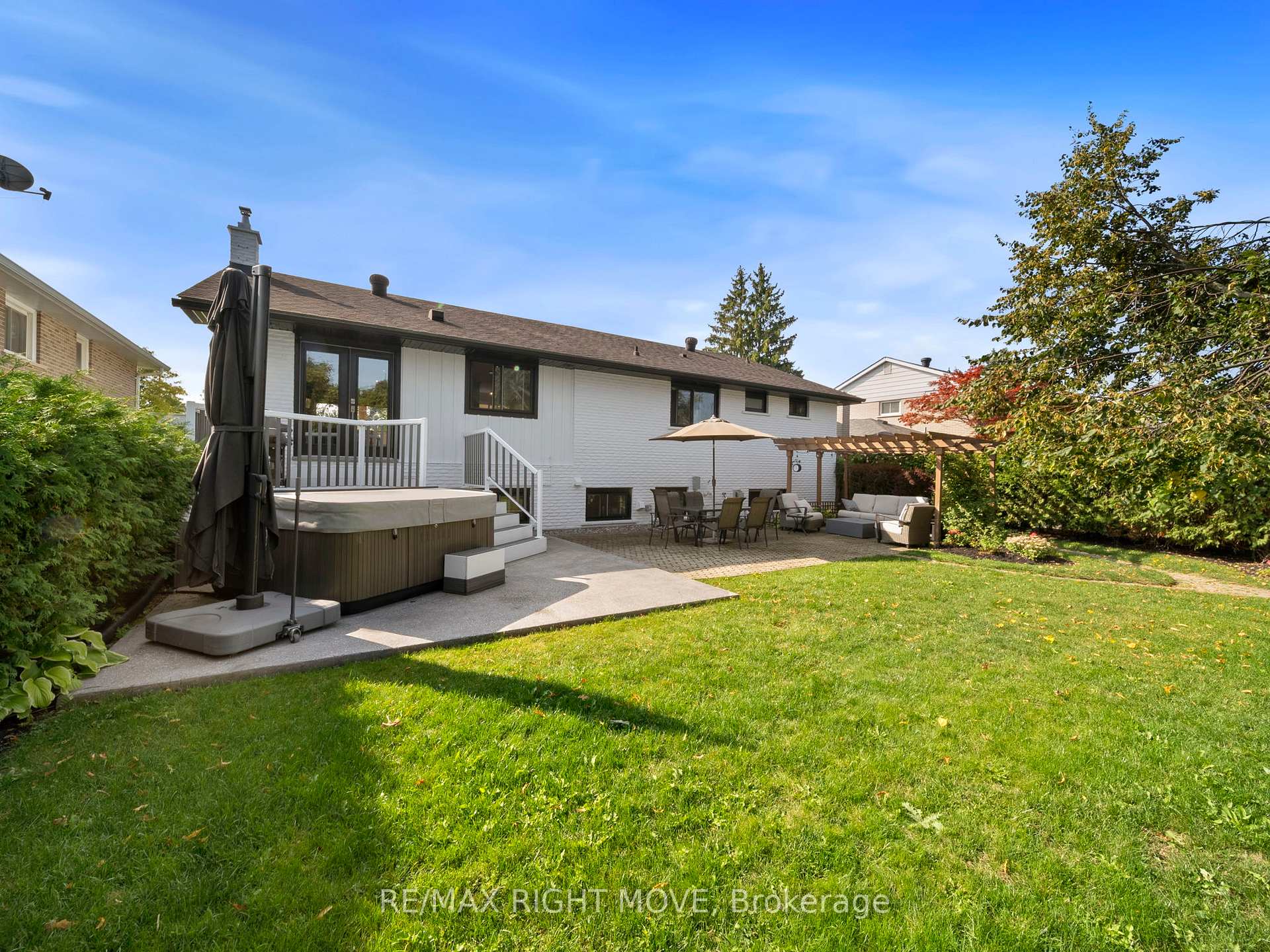 Photo 41 of 16 Greenfield Avenue, Barrie, Allandale Heights — HOMEH