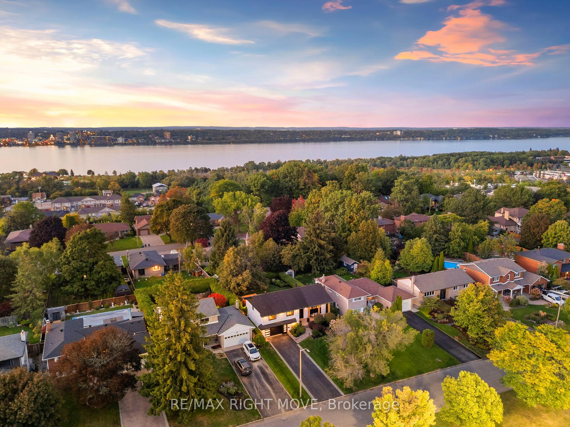 Photo 43 of 16 Greenfield Avenue, Barrie, Allandale Heights — HOMEH