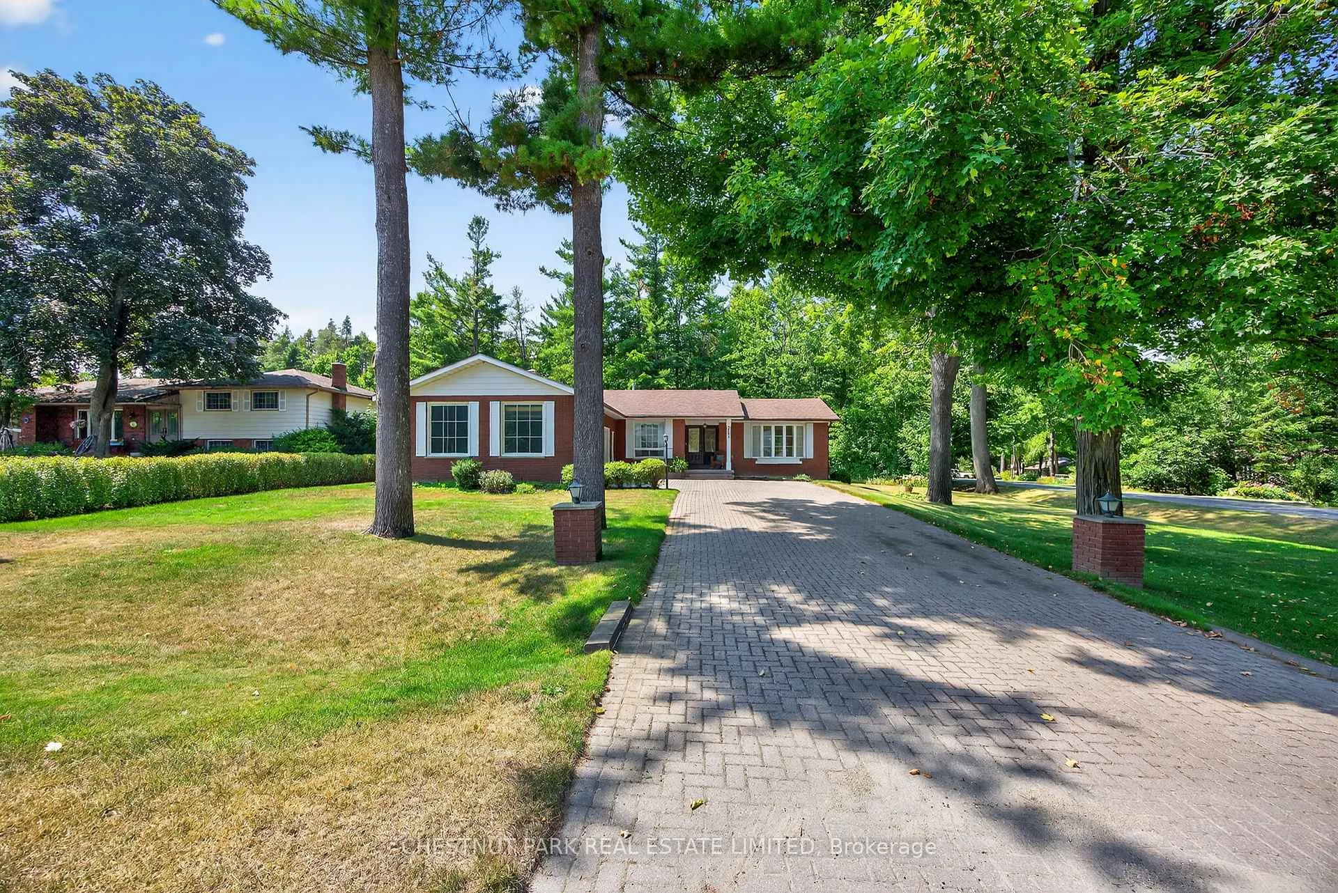 Photo 2 of 3782 Whitecap Drive, Innisfil, Rural Innisfil — HOMEH