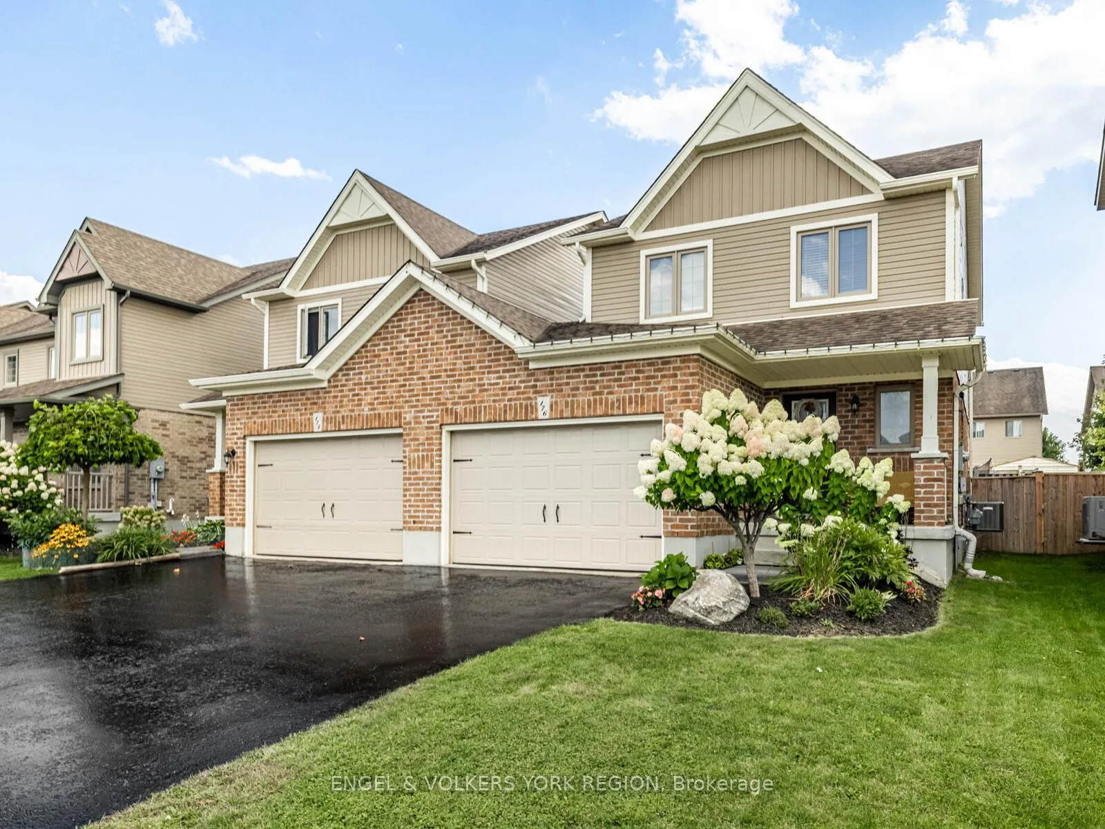Photo 3 of 176 Banting Crescent, Essa, Angus — HOMEH