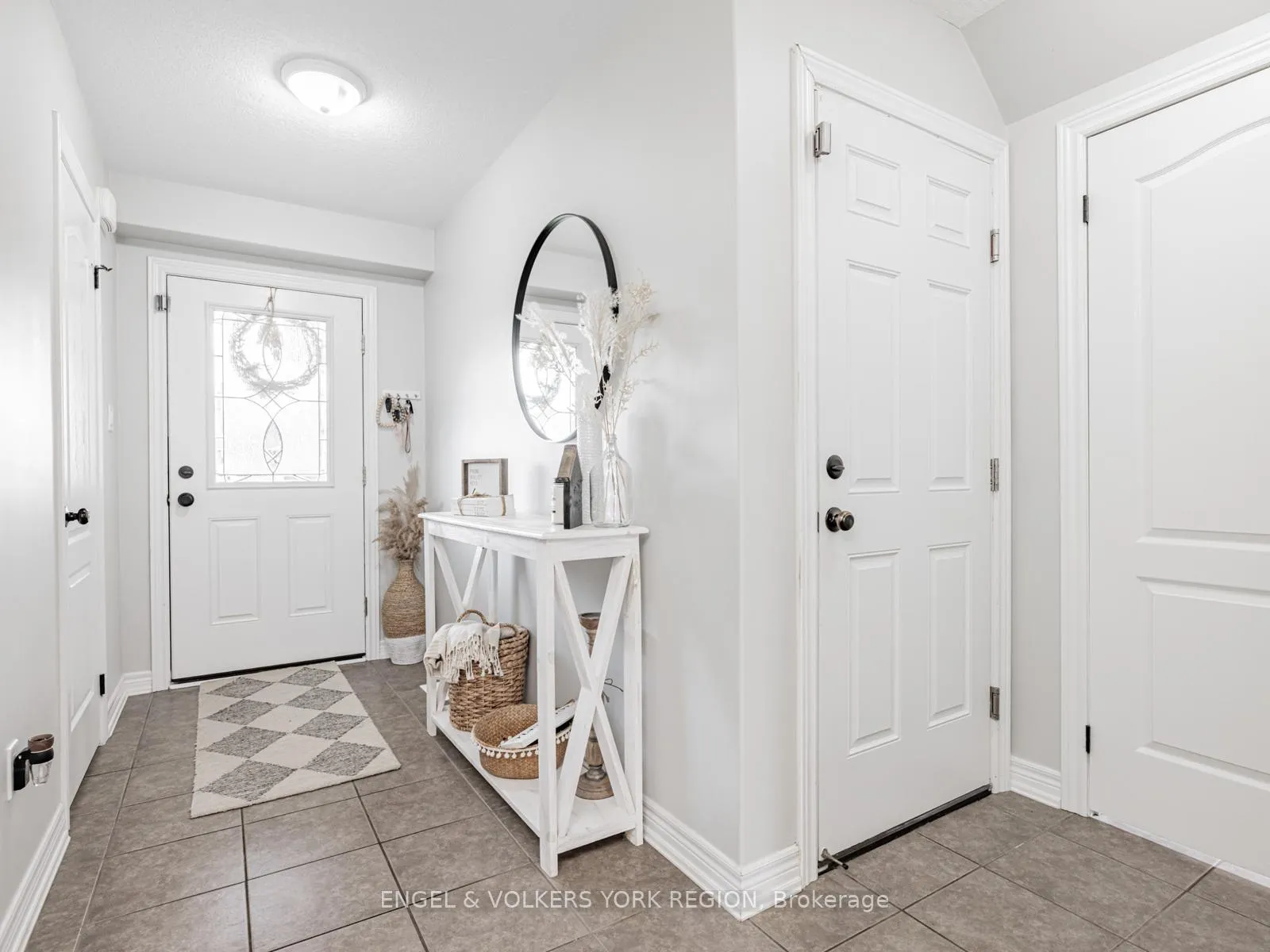 Photo 5 of 176 Banting Crescent, Essa, Angus — HOMEH