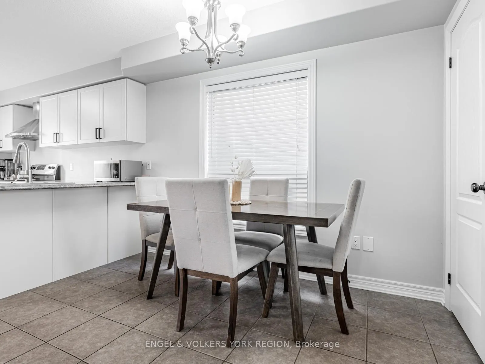 Photo 6 of 176 Banting Crescent, Essa, Angus — HOMEH