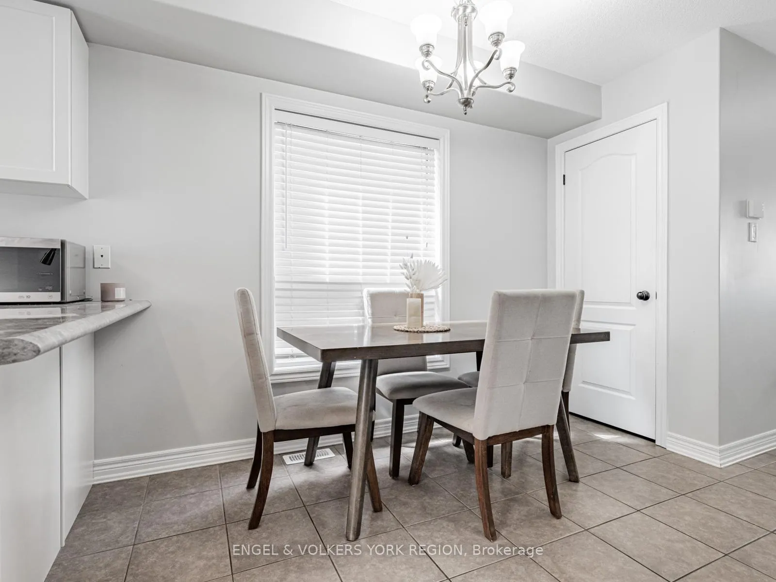 Photo 9 of 176 Banting Crescent, Essa, Angus — HOMEH