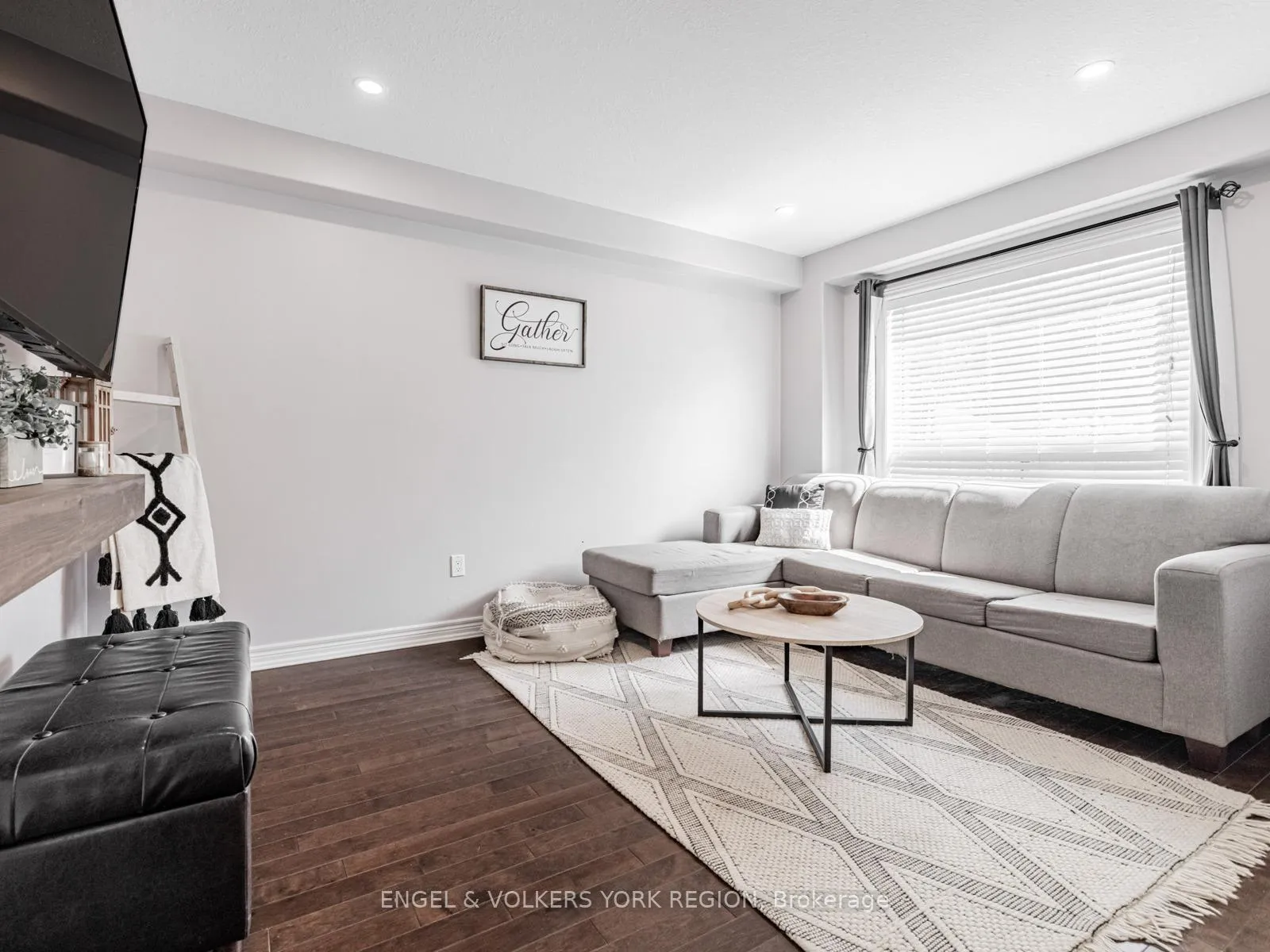Photo 11 of 176 Banting Crescent, Essa, Angus — HOMEH