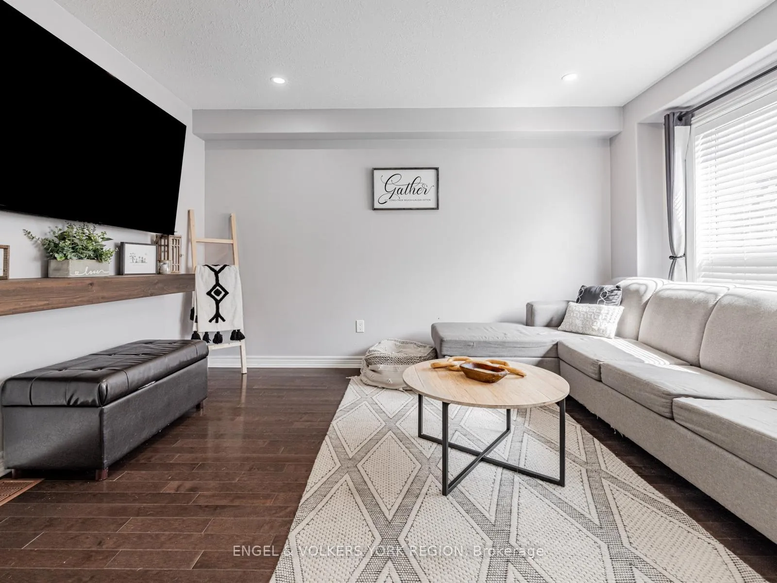 Photo 12 of 176 Banting Crescent, Essa, Angus — HOMEH