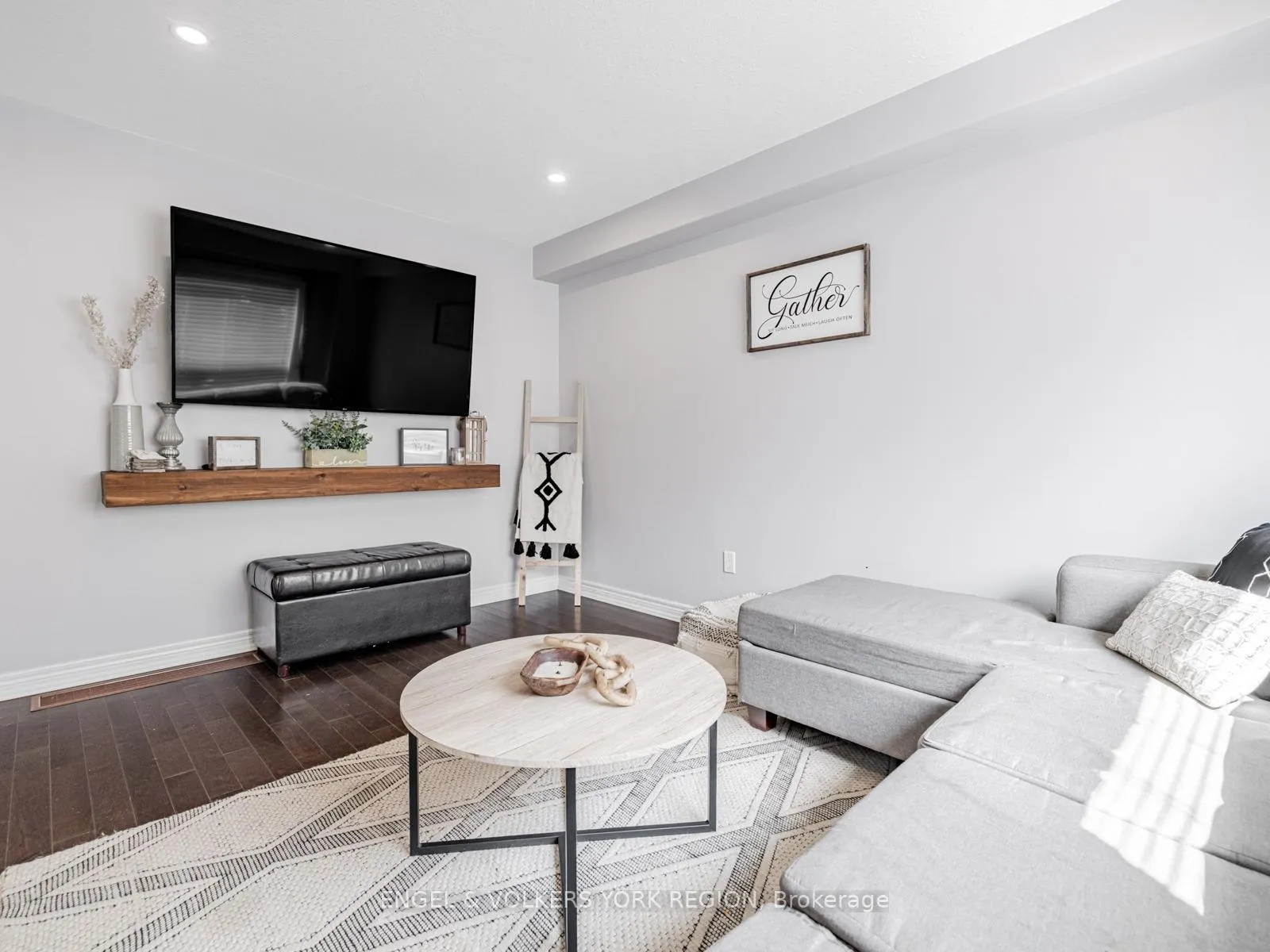 Photo 13 of 176 Banting Crescent, Essa, Angus — HOMEH
