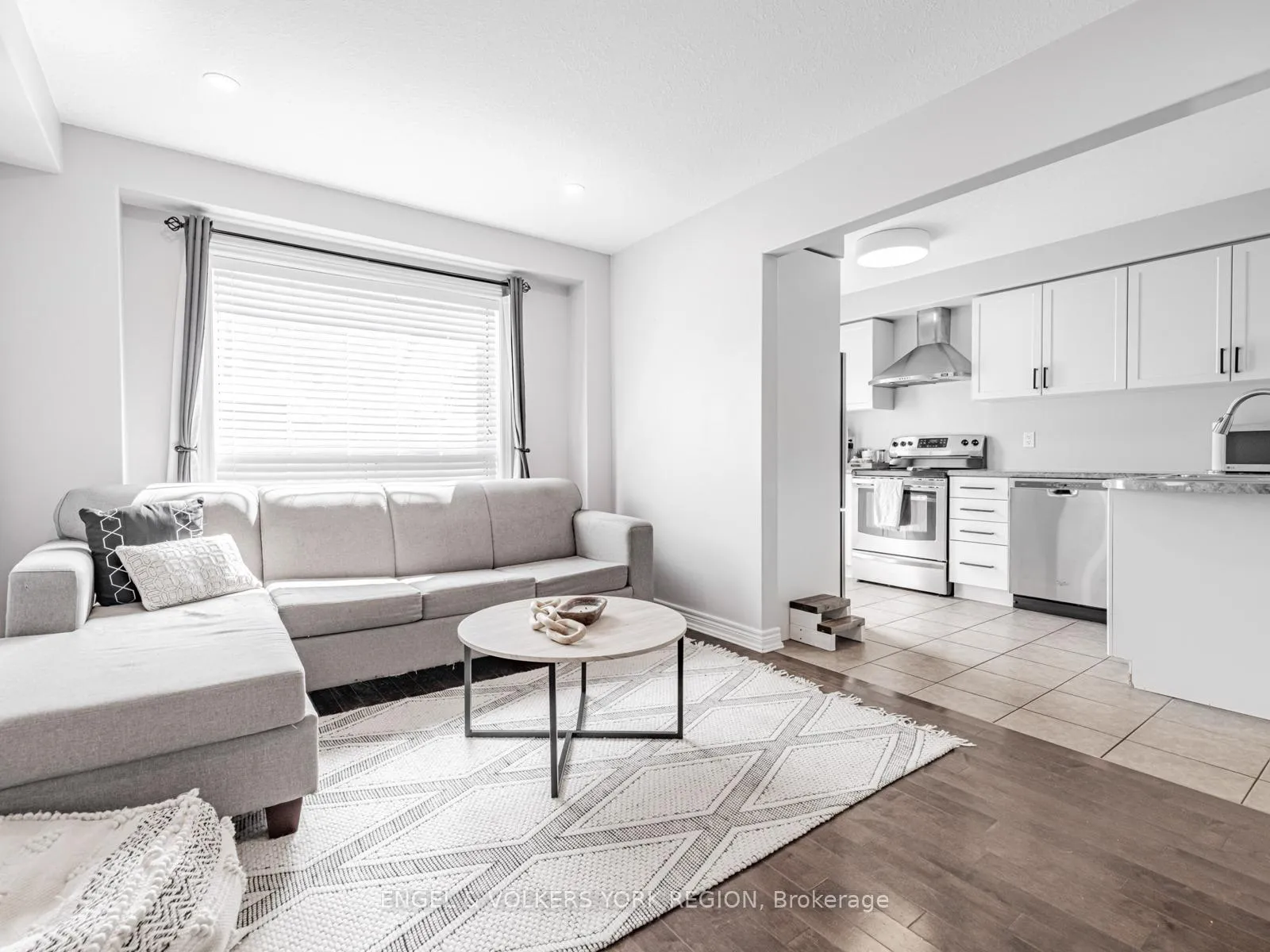 Photo 14 of 176 Banting Crescent, Essa, Angus — HOMEH